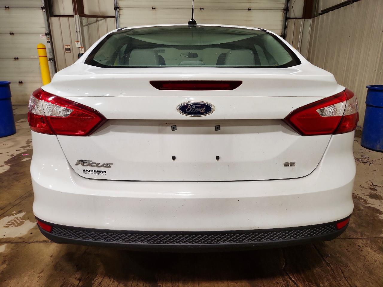 2014 Ford Focus Se Белый vin: 1FADP3F23EL395732