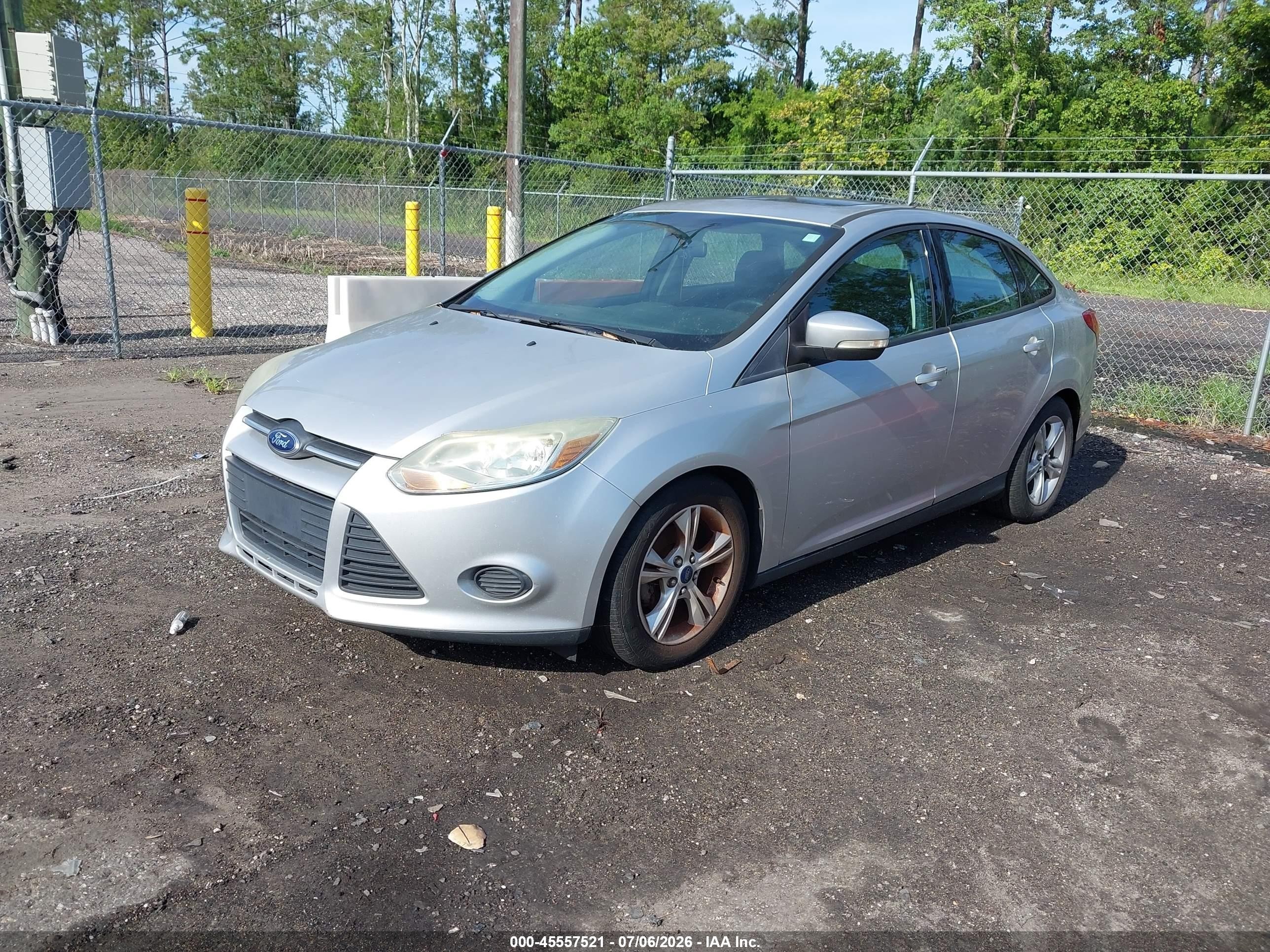 2014 Ford Focus Se Silver vin: 1FADP3F23EL410293