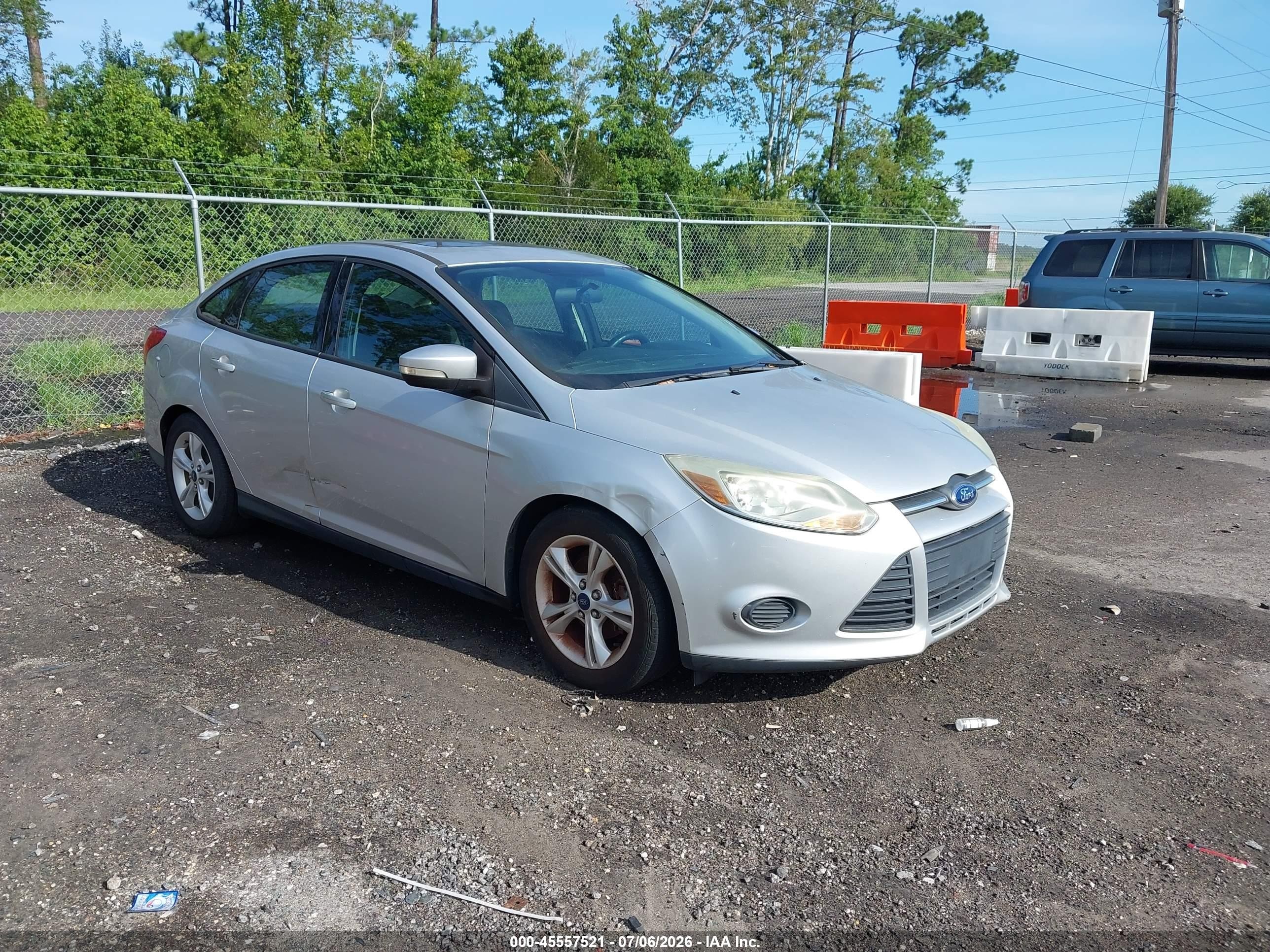 2014 Ford Focus Se Silver vin: 1FADP3F23EL410293