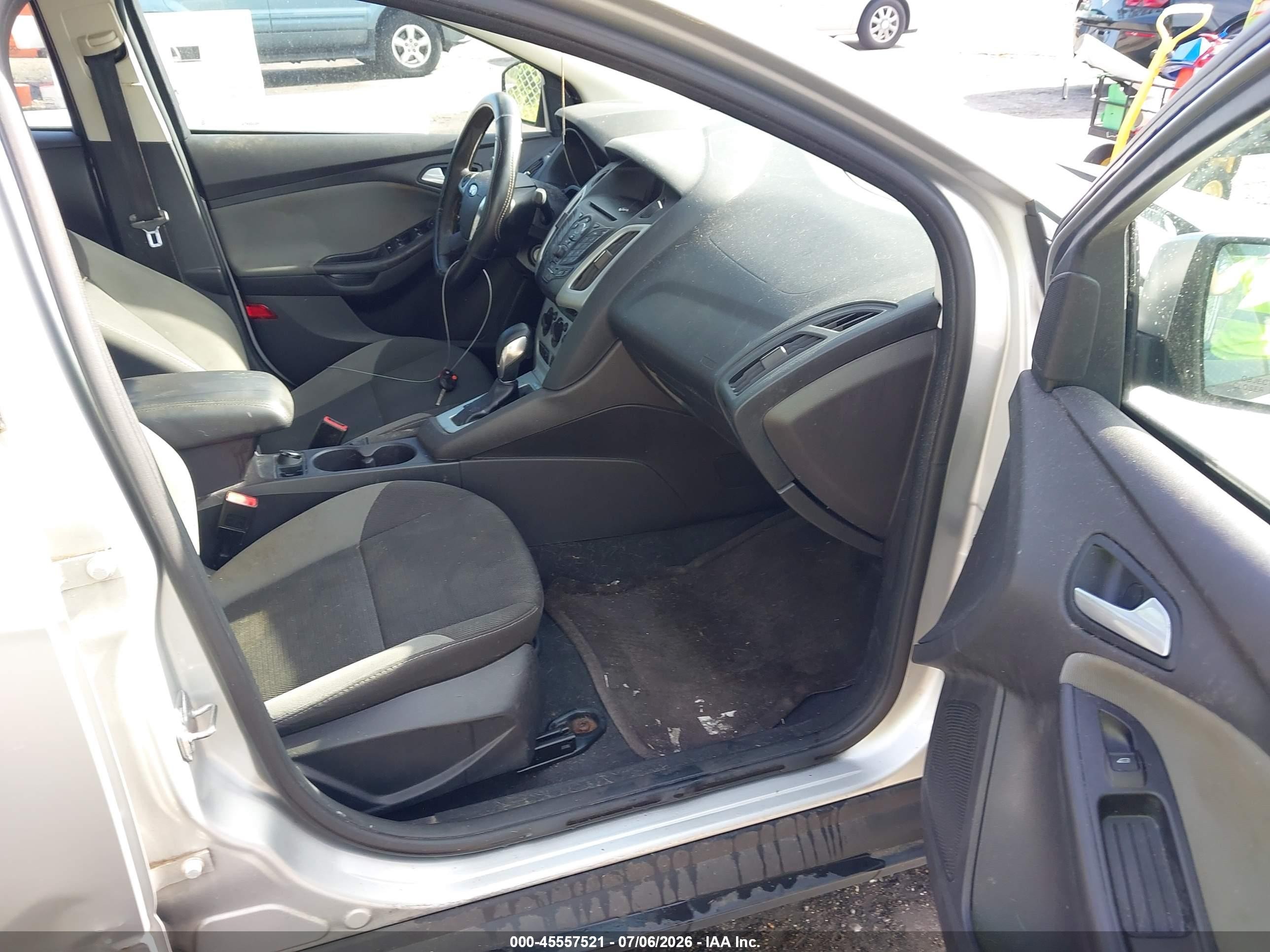 2014 Ford Focus Se Silver vin: 1FADP3F23EL410293