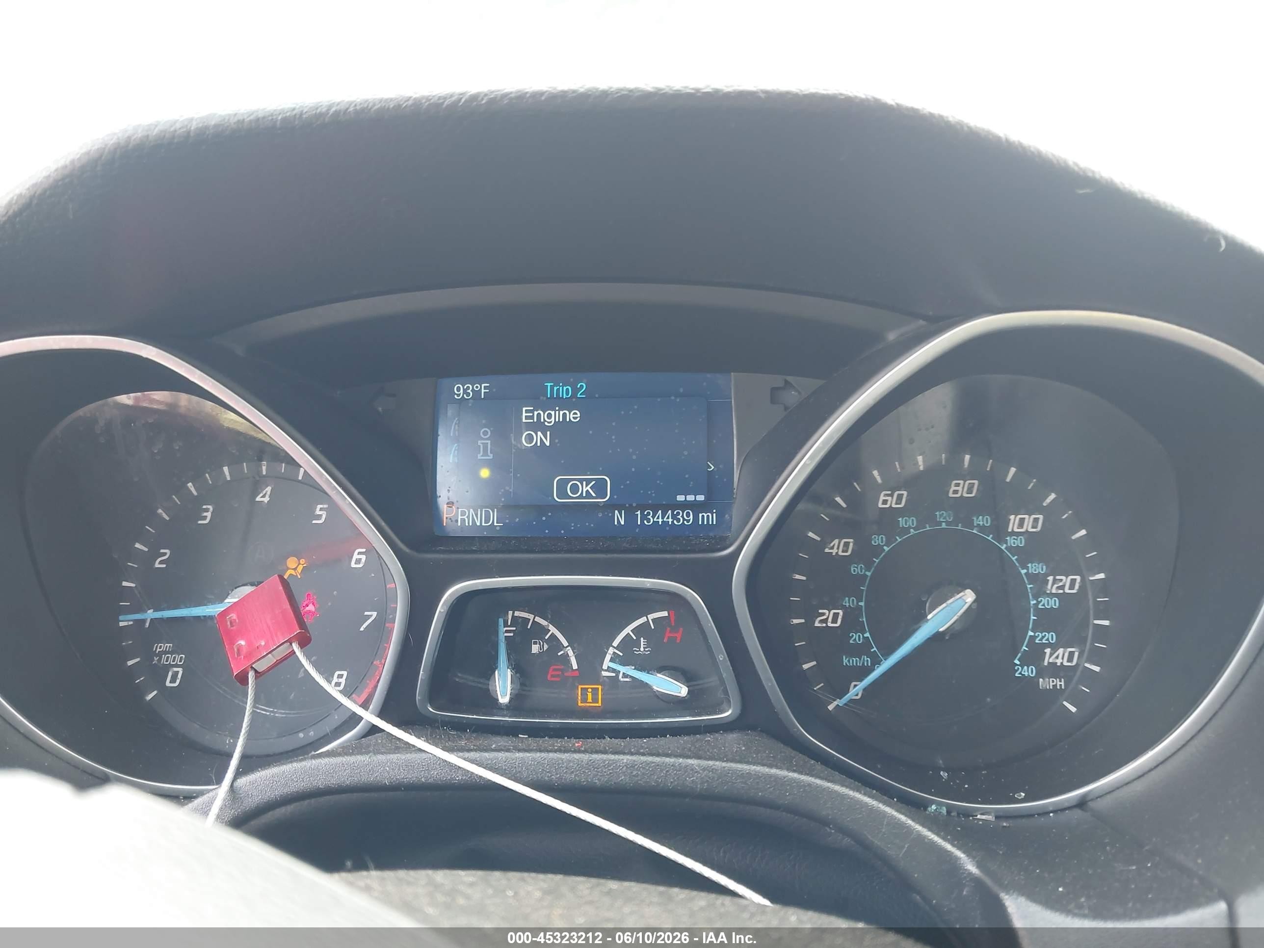 2014 Ford Focus Se Красный vin: 1FADP3F23EL410682