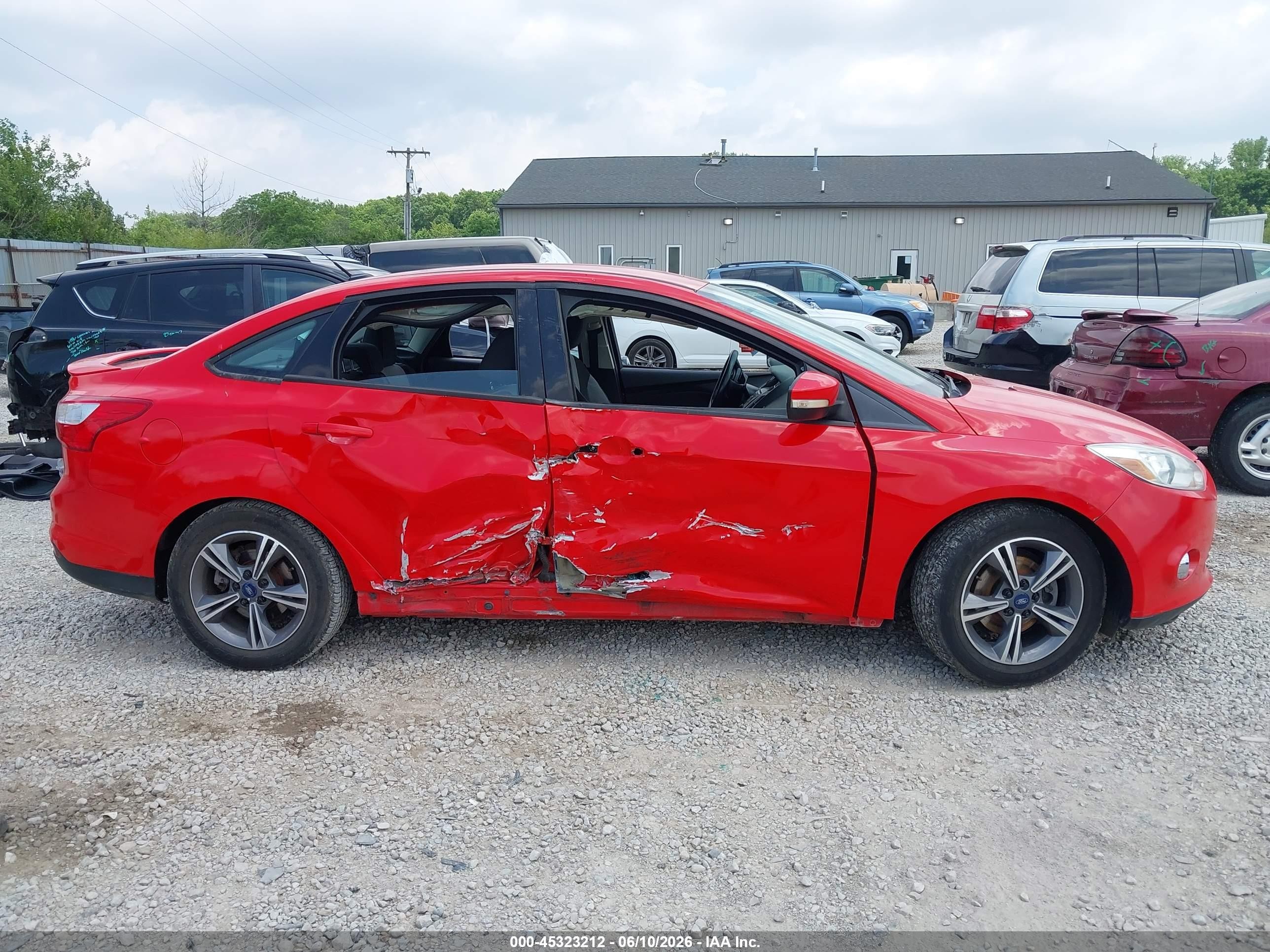 2014 Ford Focus Se Красный vin: 1FADP3F23EL410682
