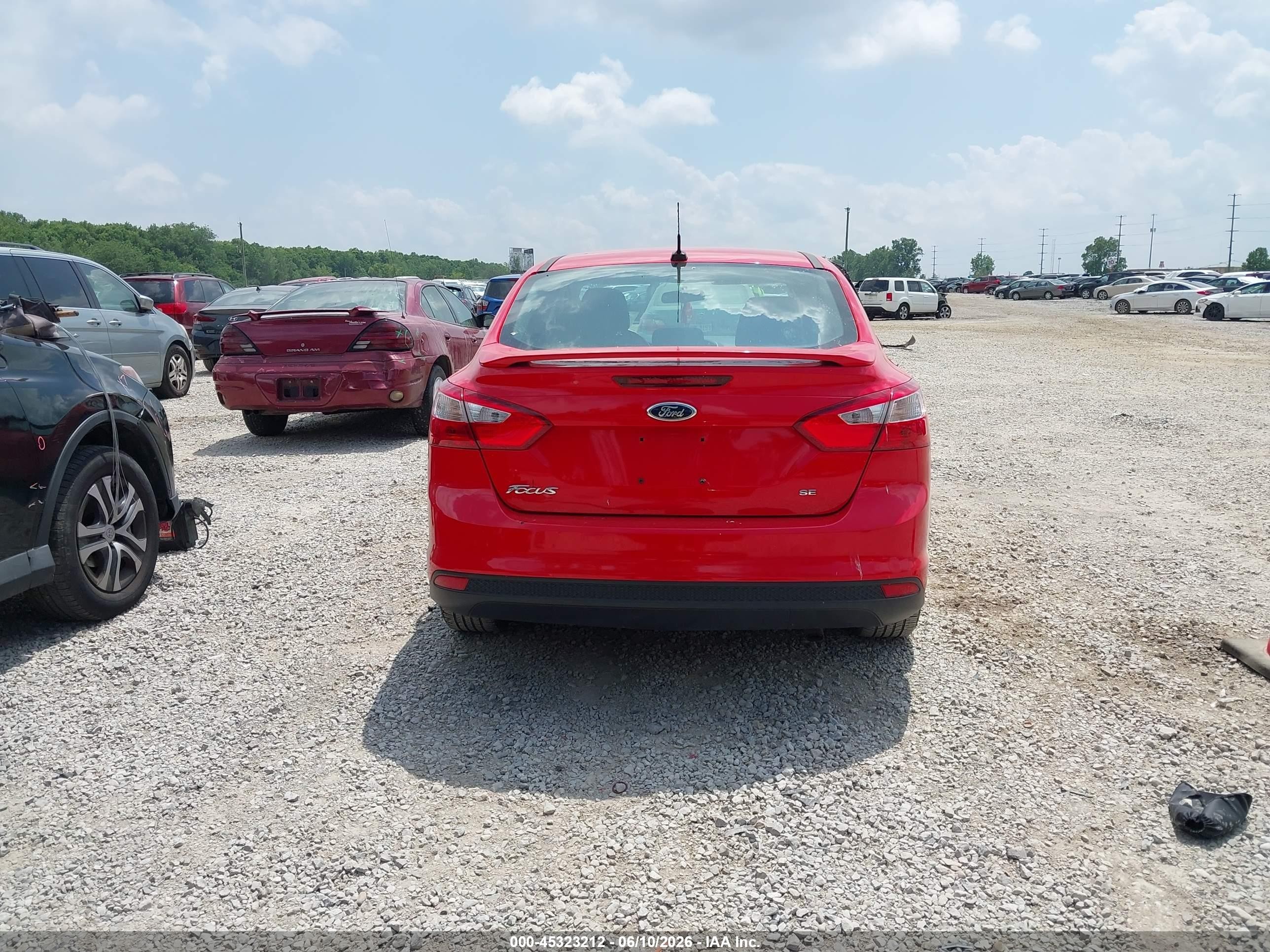 2014 Ford Focus Se Красный vin: 1FADP3F23EL410682