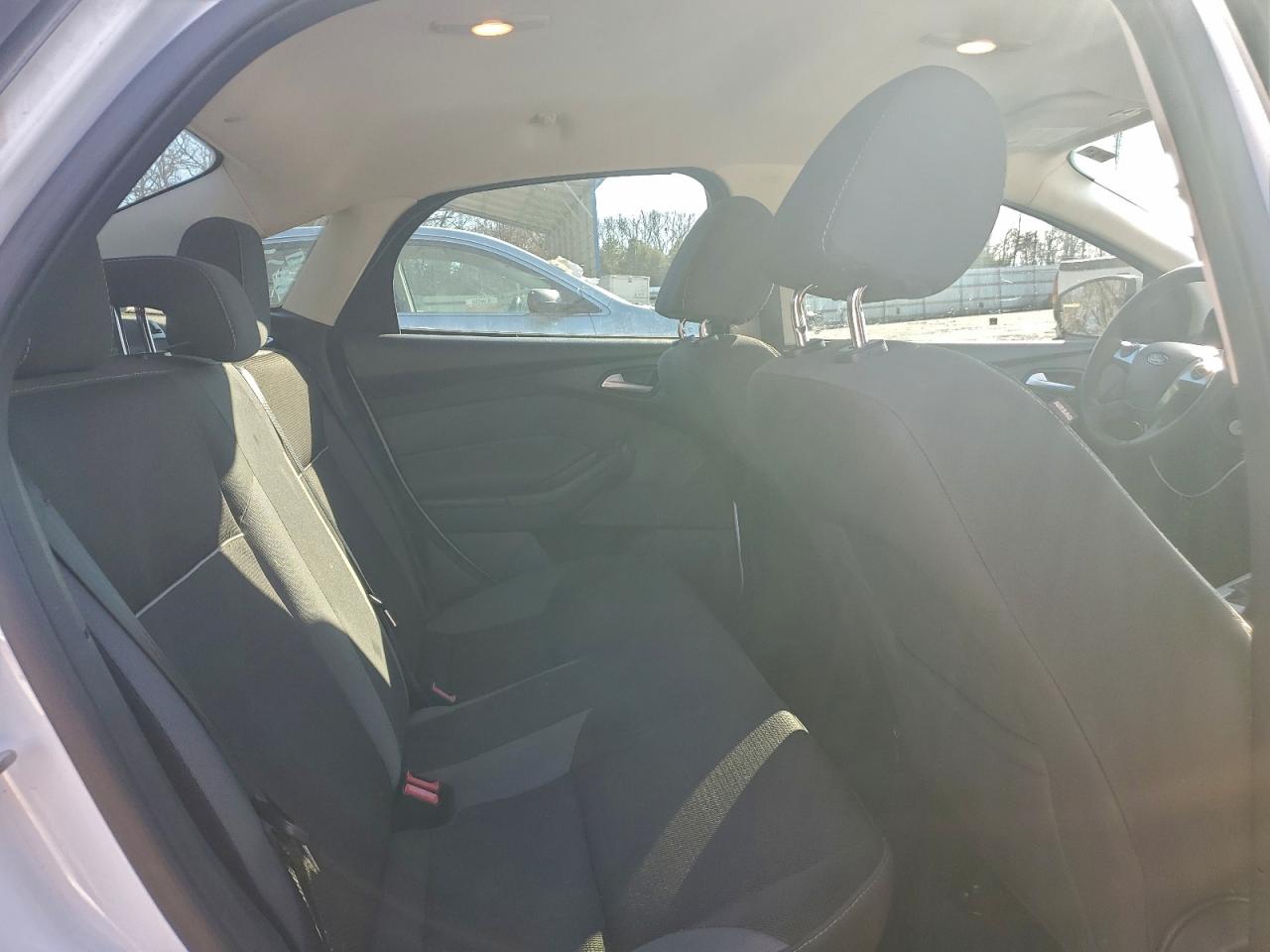 2014 Ford Focus Se White vin: 1FADP3F23EL413274