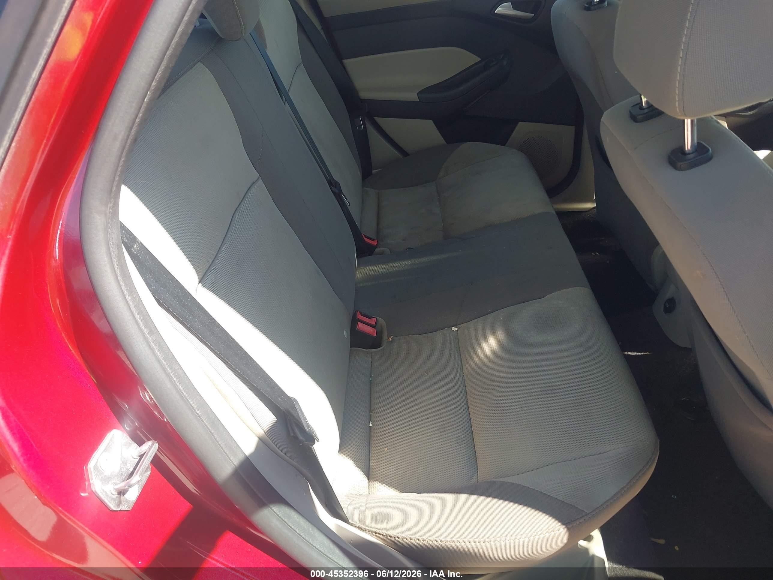2014 Ford Focus Se Red vin: 1FADP3F23EL419222