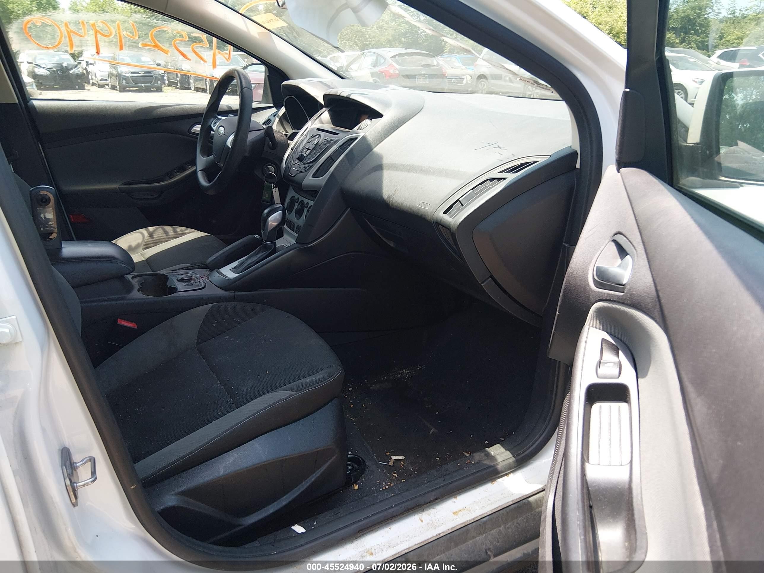 2014 Ford Focus Se Белый vin: 1FADP3F23EL425134