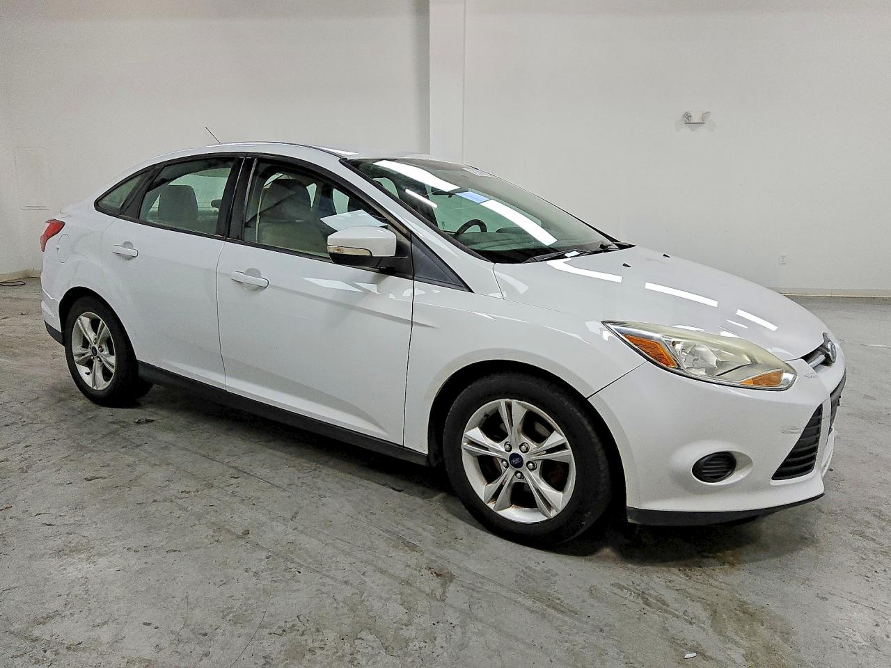 2014 Ford Focus Se White vin: 1FADP3F23EL446484