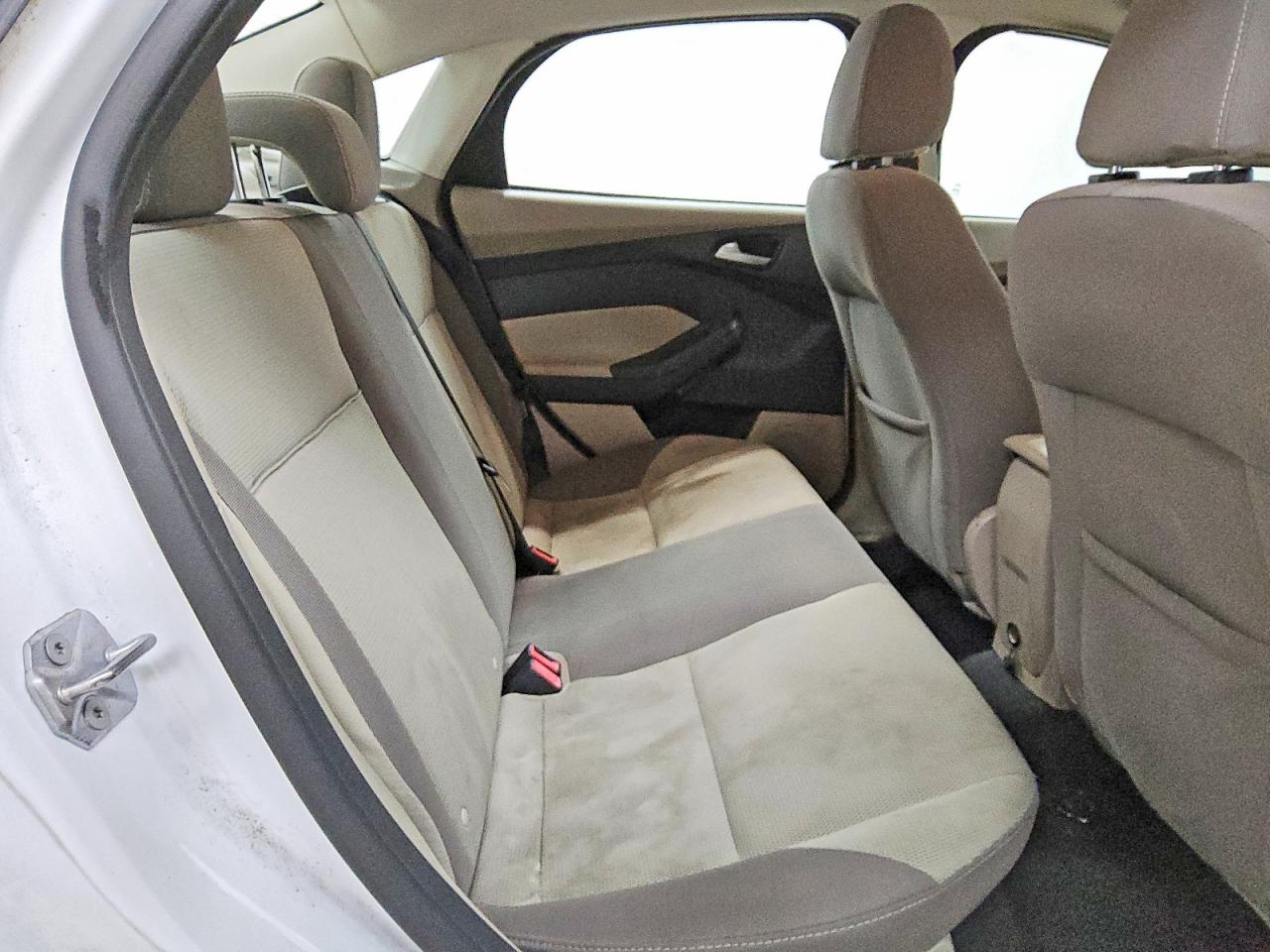 2014 Ford Focus Se White vin: 1FADP3F23EL446484