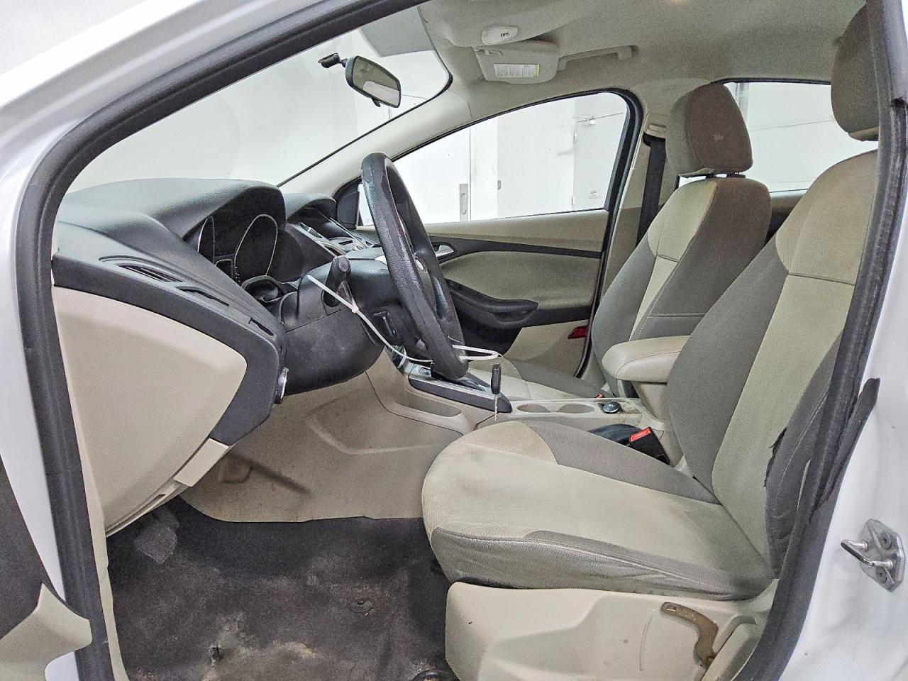 2014 Ford Focus Se White vin: 1FADP3F23EL446484