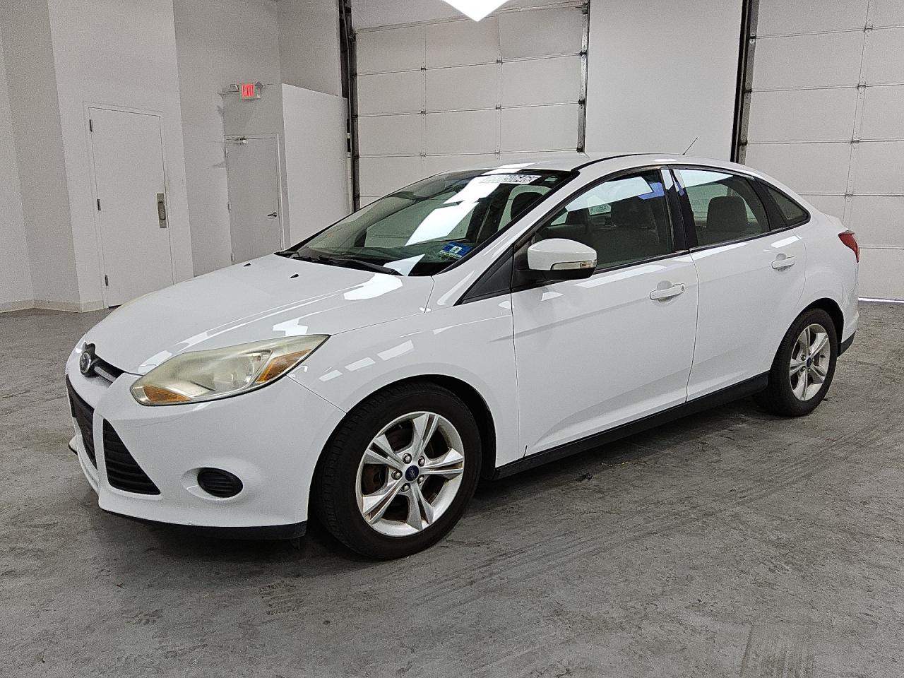 2014 Ford Focus Se White vin: 1FADP3F23EL446484 Damage: Left Front Tire, Worn, Replacement Required