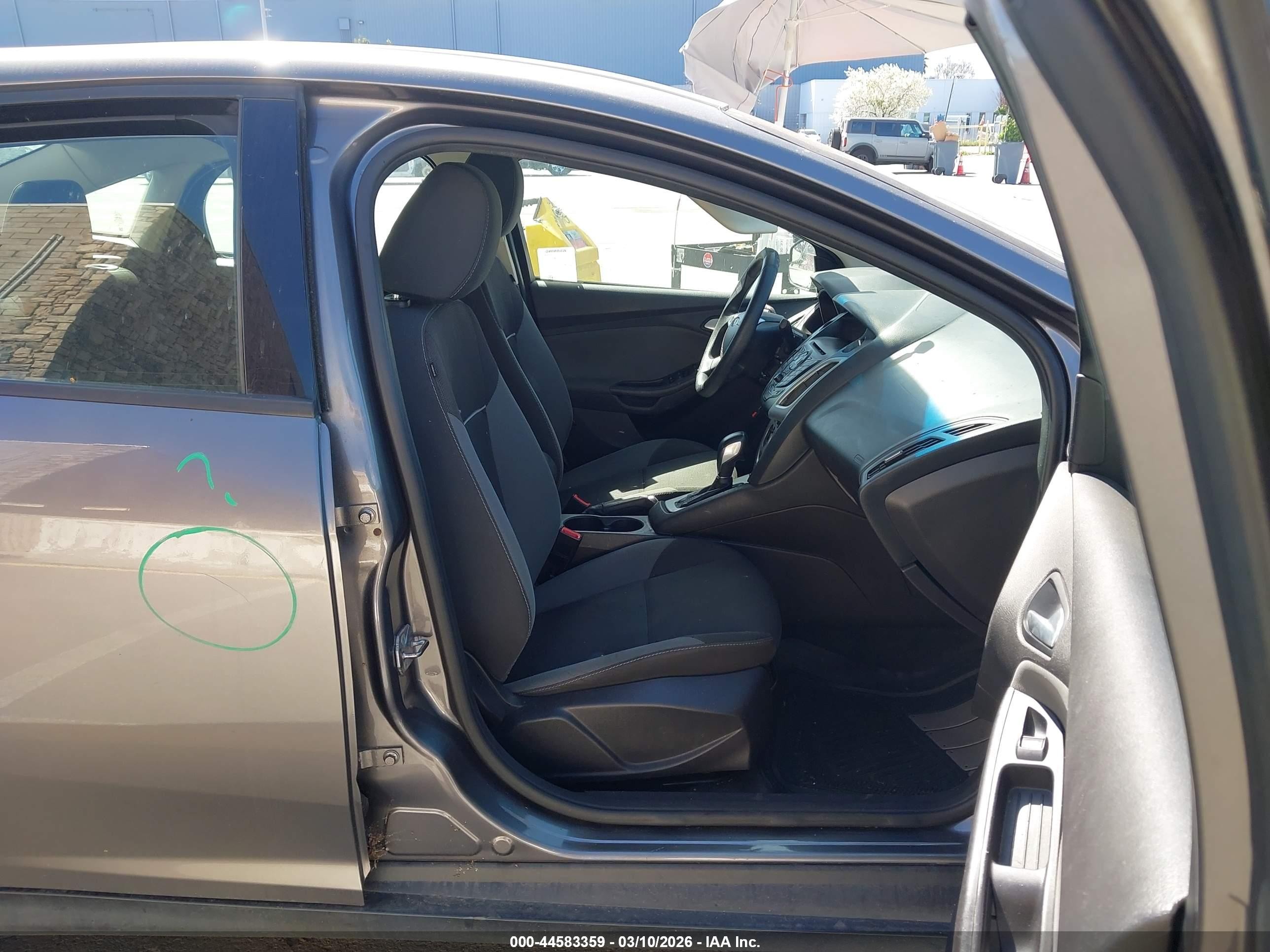 2014 Ford Focus Se Gray vin: 1FADP3F23EL455699