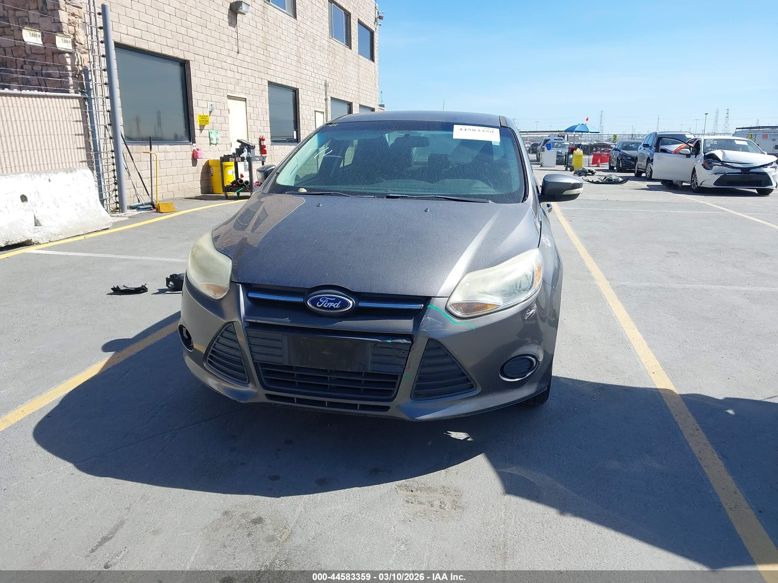 2014 Ford Focus Se Gray vin: 1FADP3F23EL455699
