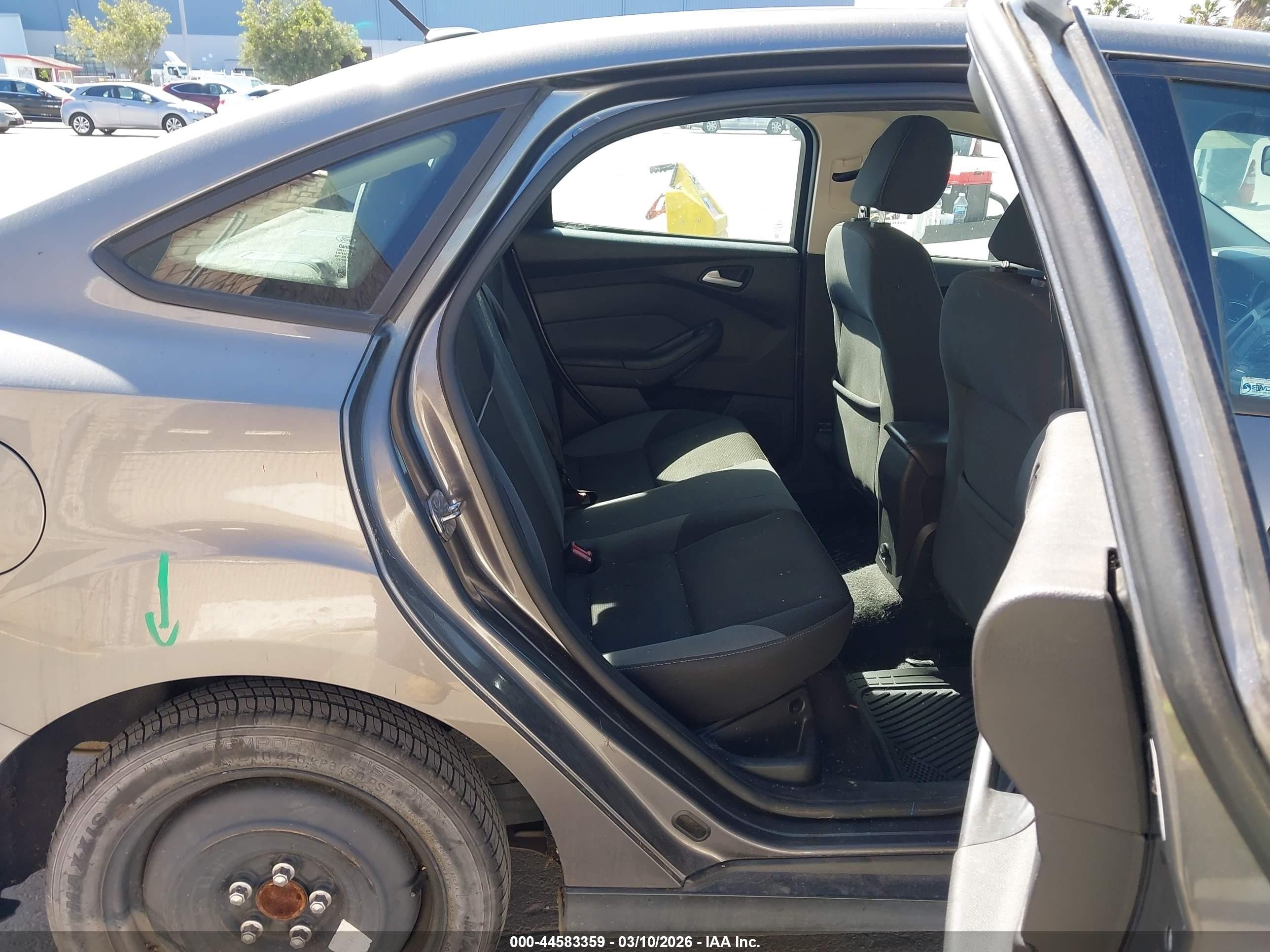 2014 Ford Focus Se Gray vin: 1FADP3F23EL455699