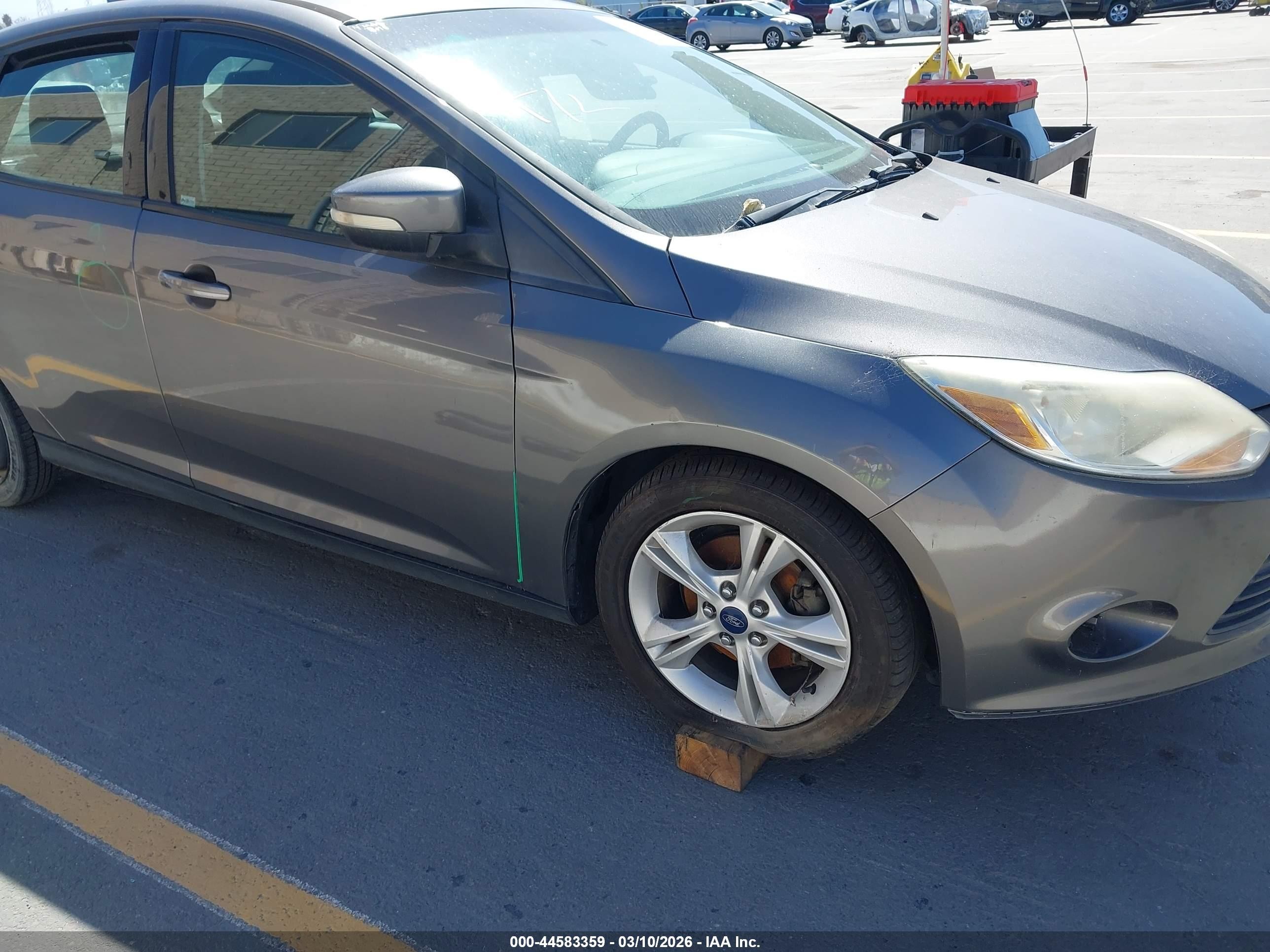 2014 Ford Focus Se Gray vin: 1FADP3F23EL455699