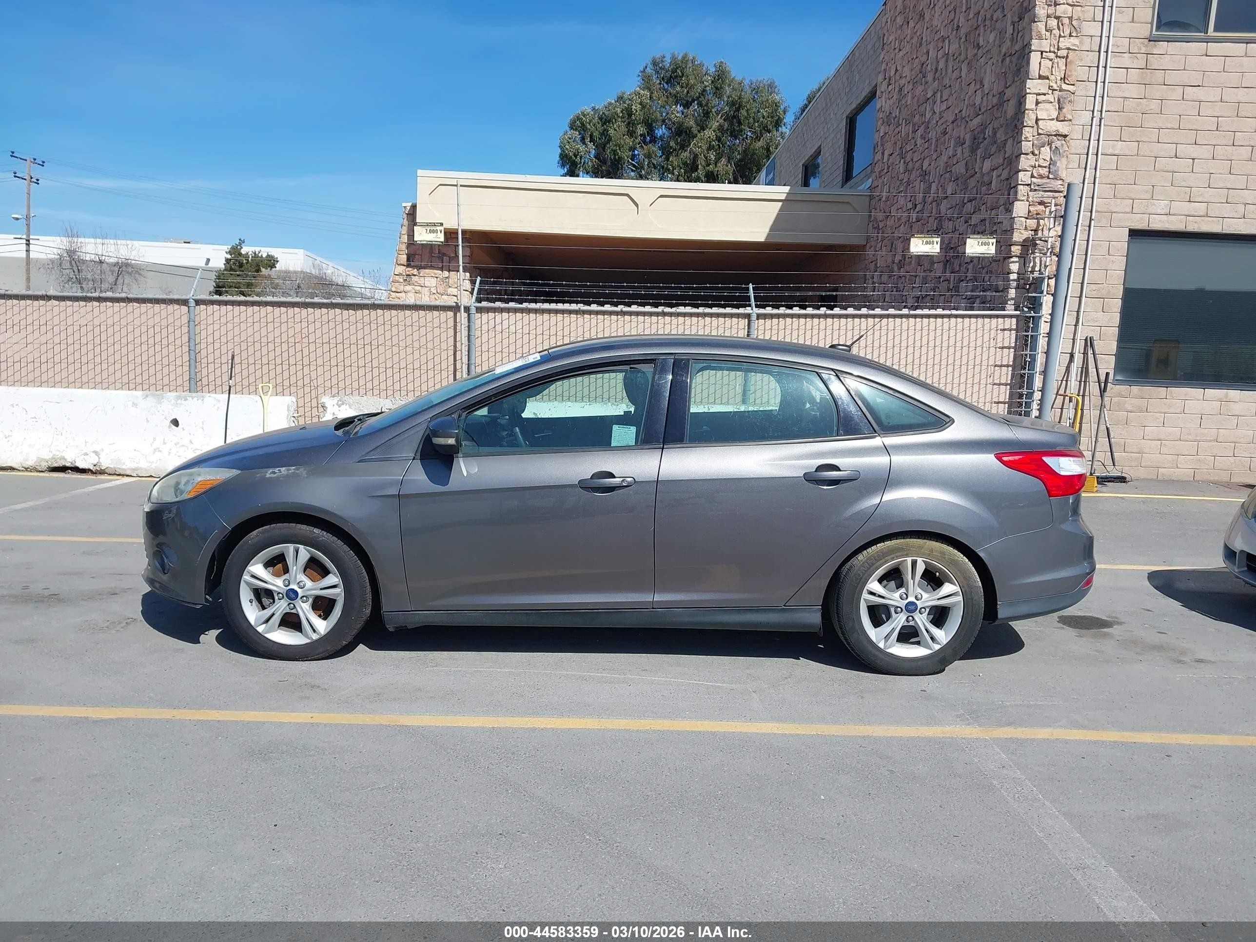 2014 Ford Focus Se Gray vin: 1FADP3F23EL455699