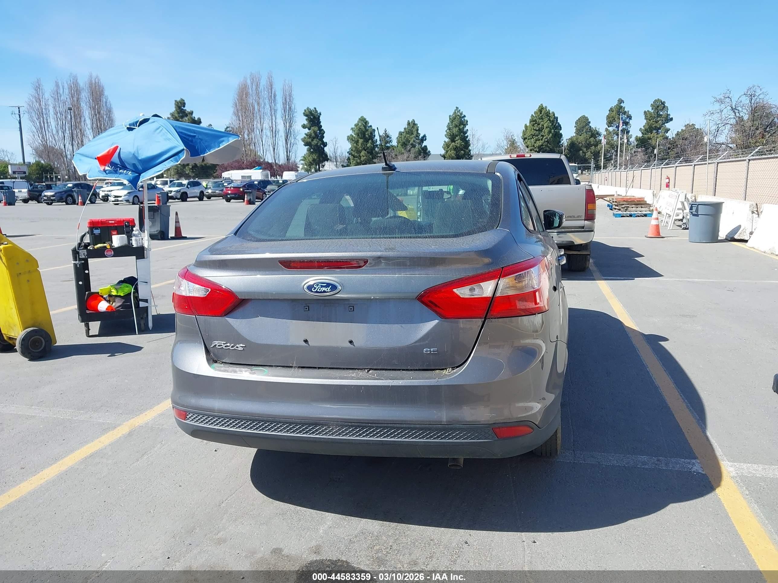 2014 Ford Focus Se Gray vin: 1FADP3F23EL455699