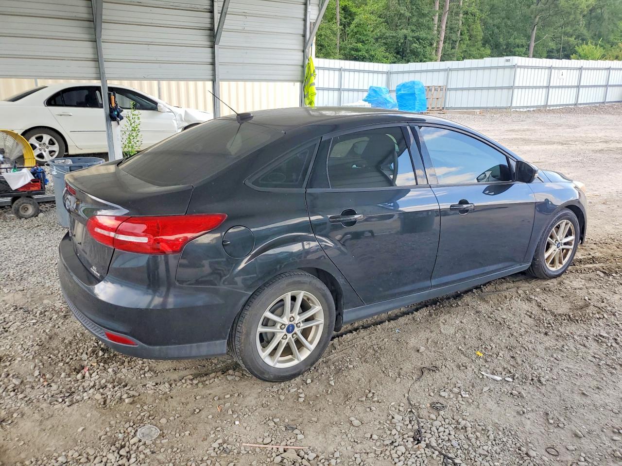 2015 Ford Focus Se Black vin: 1FADP3F23FL205459