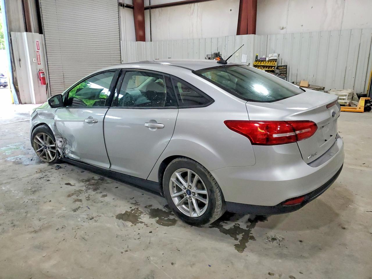 2015 Ford Focus Se Silver vin: 1FADP3F23FL218017
