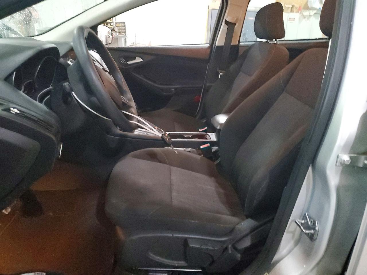 2015 Ford Focus Se Silver vin: 1FADP3F23FL218017
