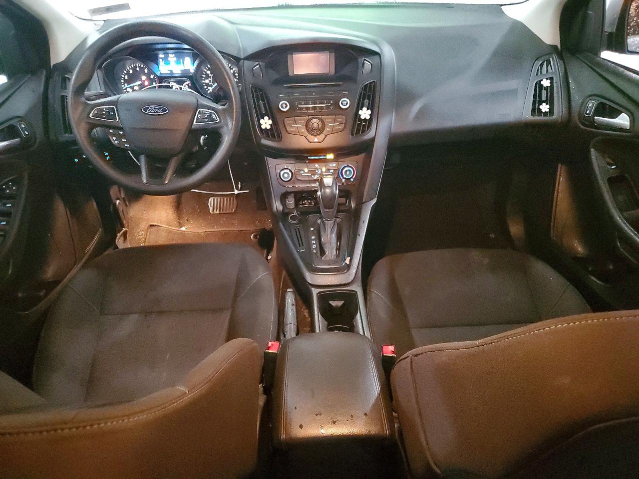 2015 Ford Focus Se Silver vin: 1FADP3F23FL218017