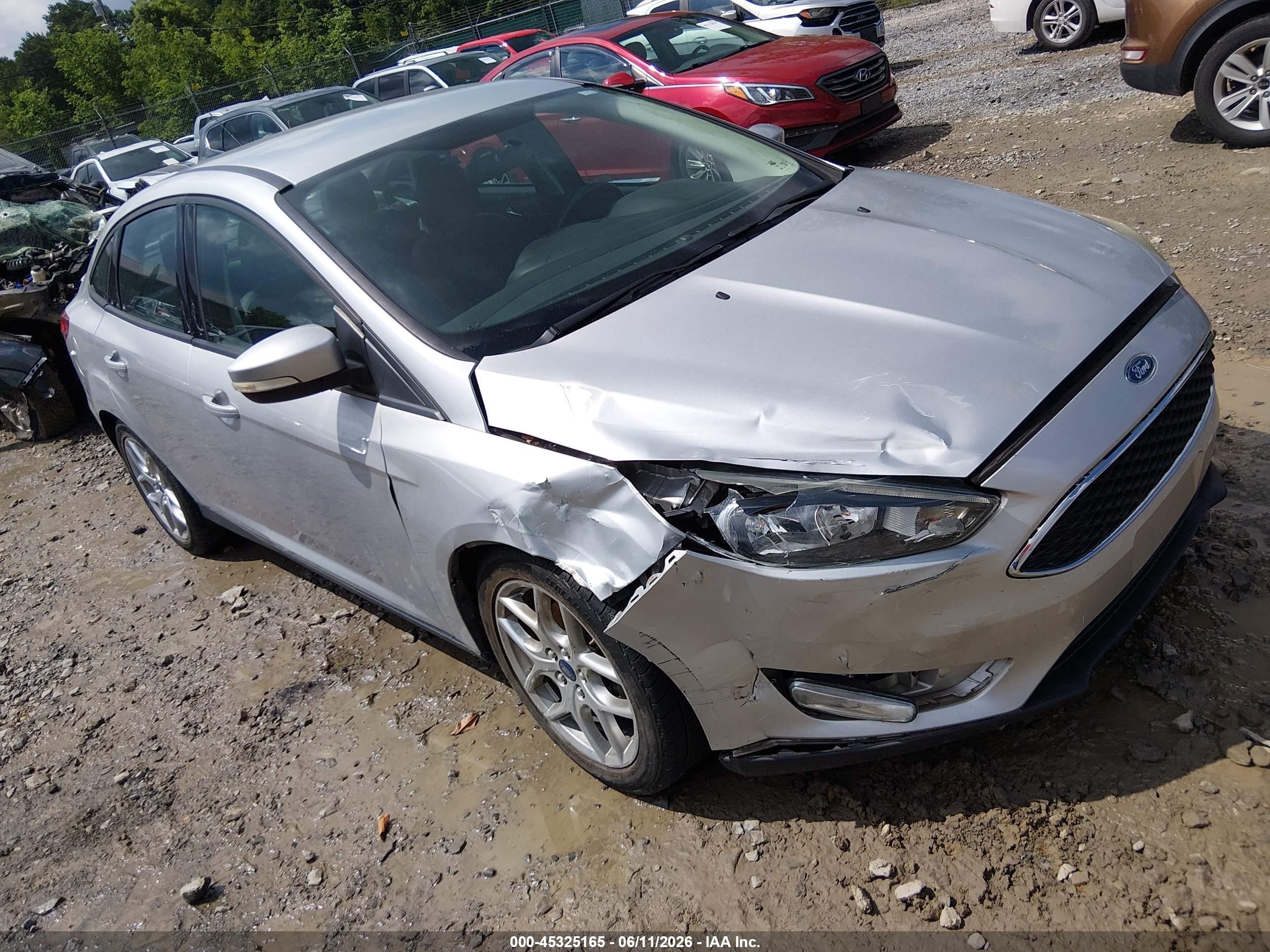 2015 Ford Focus Se Silver vin: 1FADP3F23FL229678