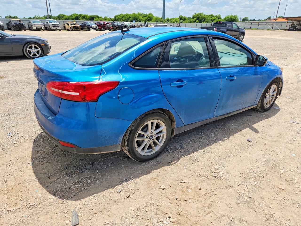 2015 Ford Focus Se Blue vin: 1FADP3F23FL231009