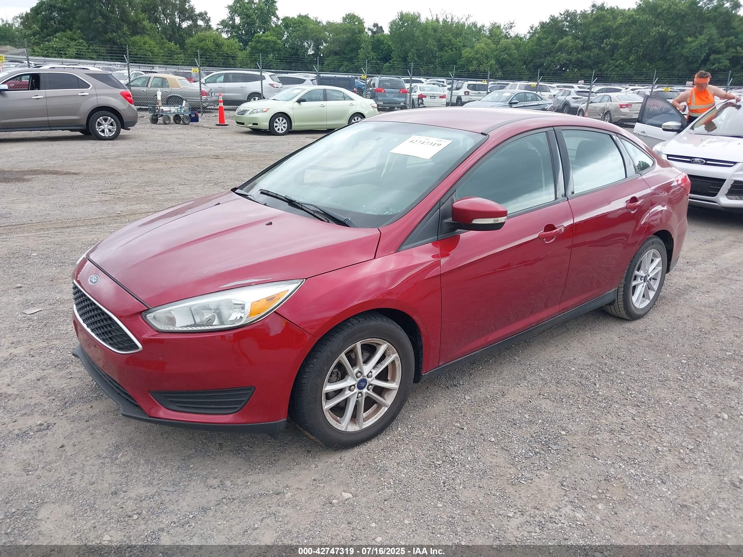 2015 Ford Focus Se Red vin: 1FADP3F23FL241958