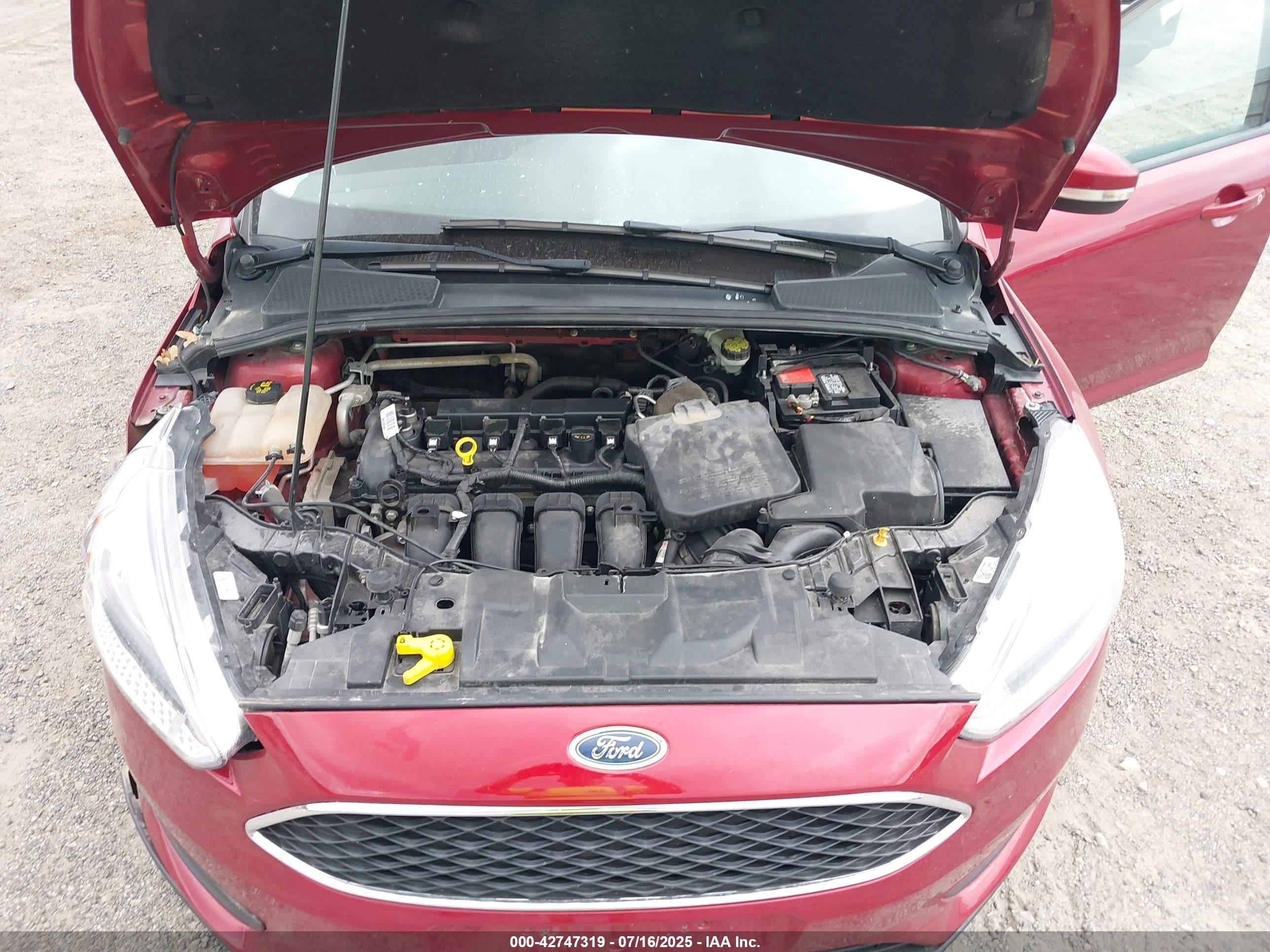 2015 Ford Focus Se Red vin: 1FADP3F23FL241958
