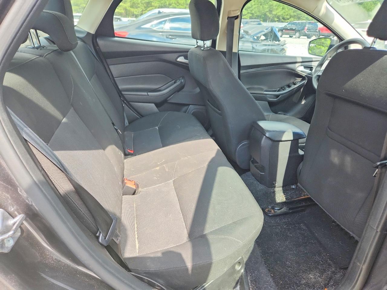 2015 Ford Focus Se Gray vin: 1FADP3F23FL246769