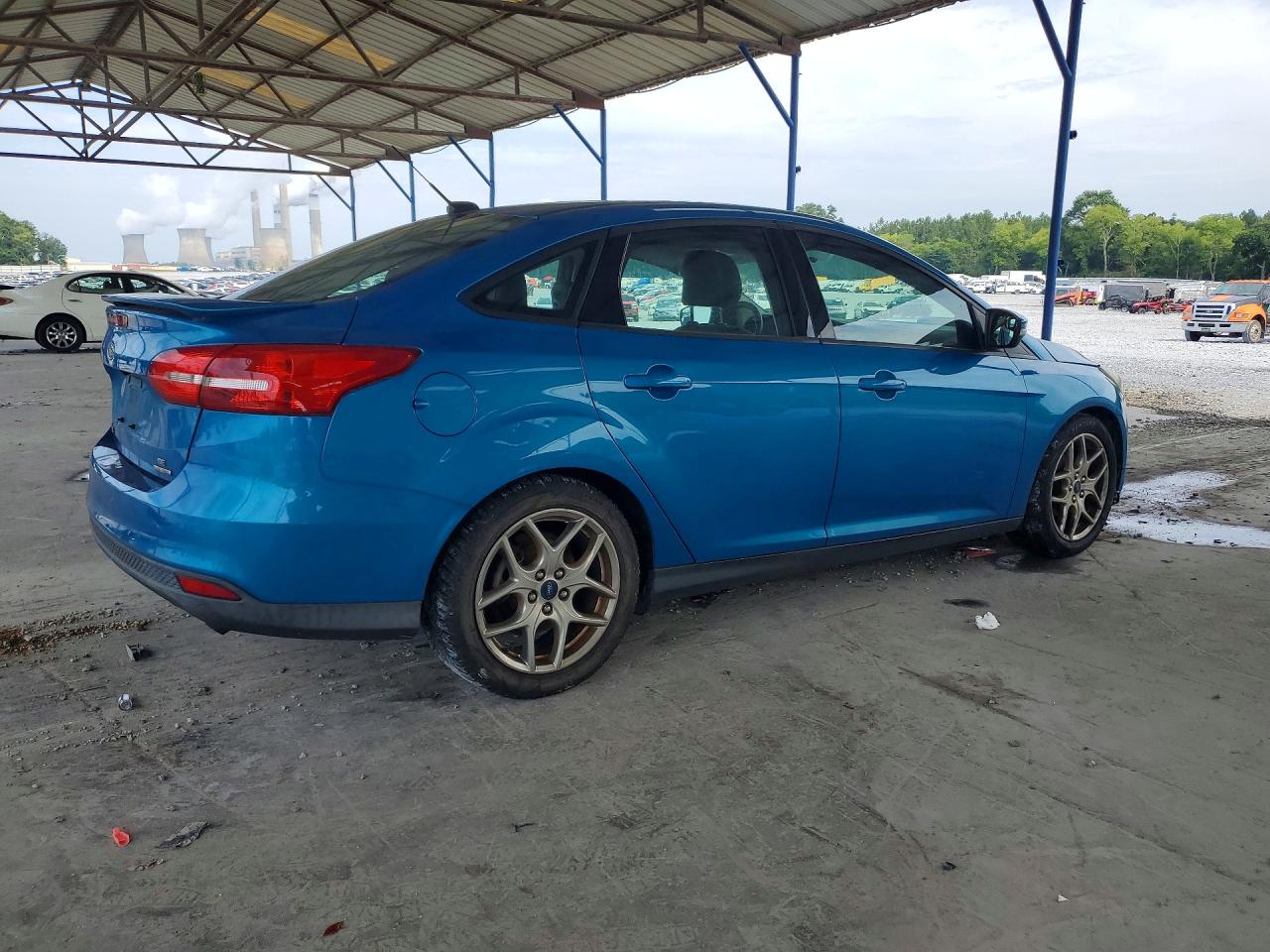 2015 Ford Focus Se Blue vin: 1FADP3F23FL247159