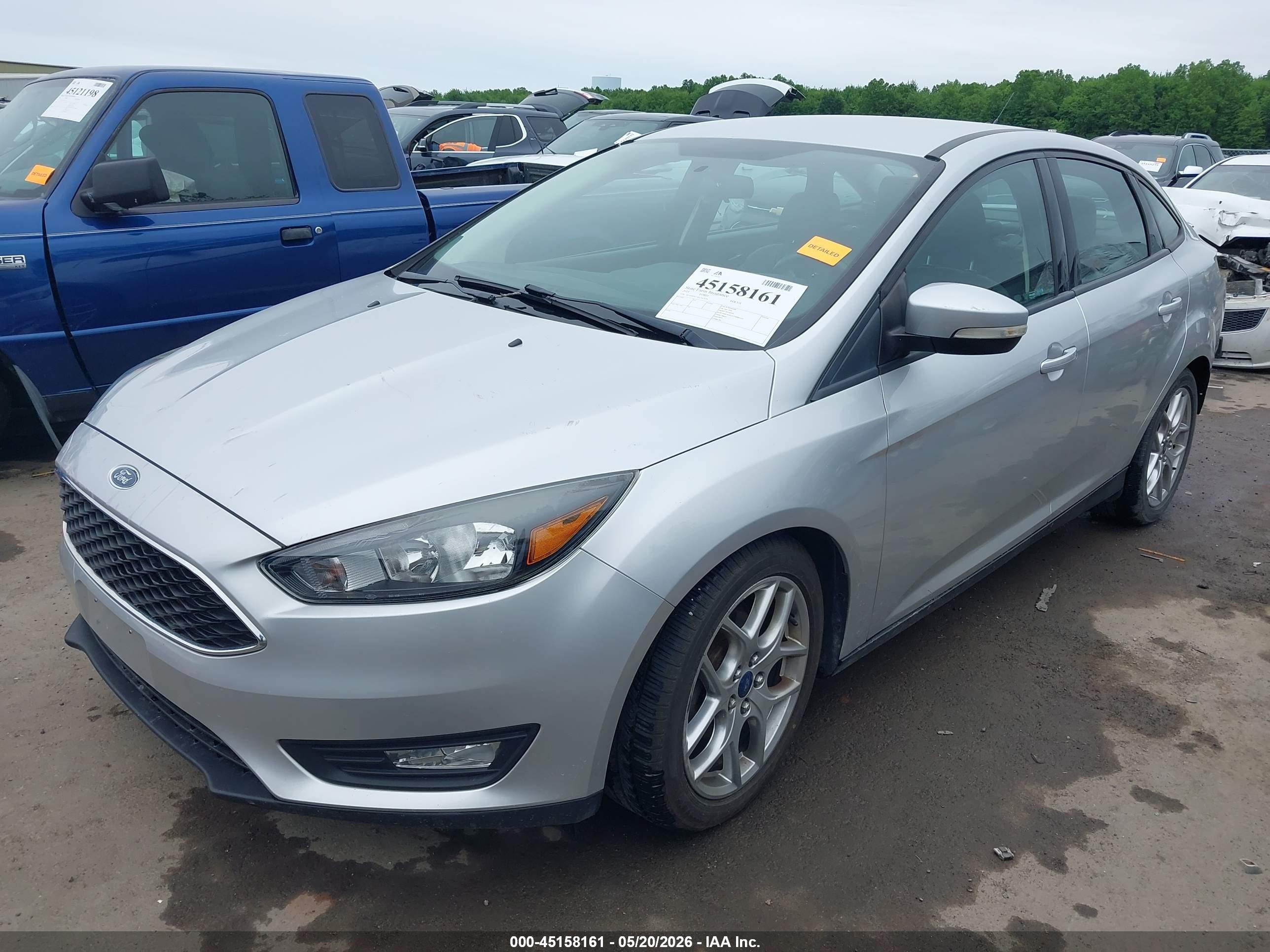 2015 Ford Focus Se Silver vin: 1FADP3F23FL247579