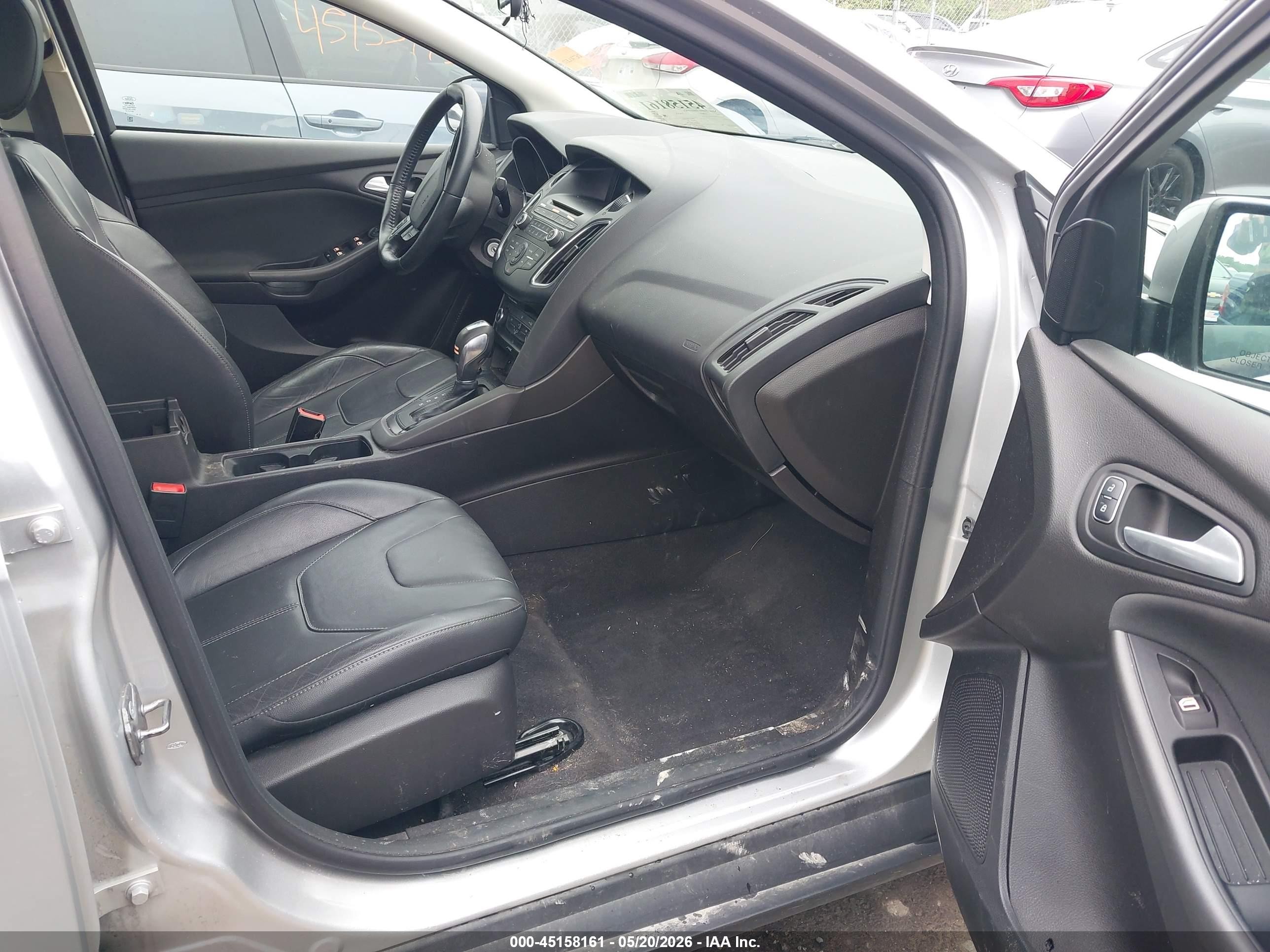 2015 Ford Focus Se Silver vin: 1FADP3F23FL247579