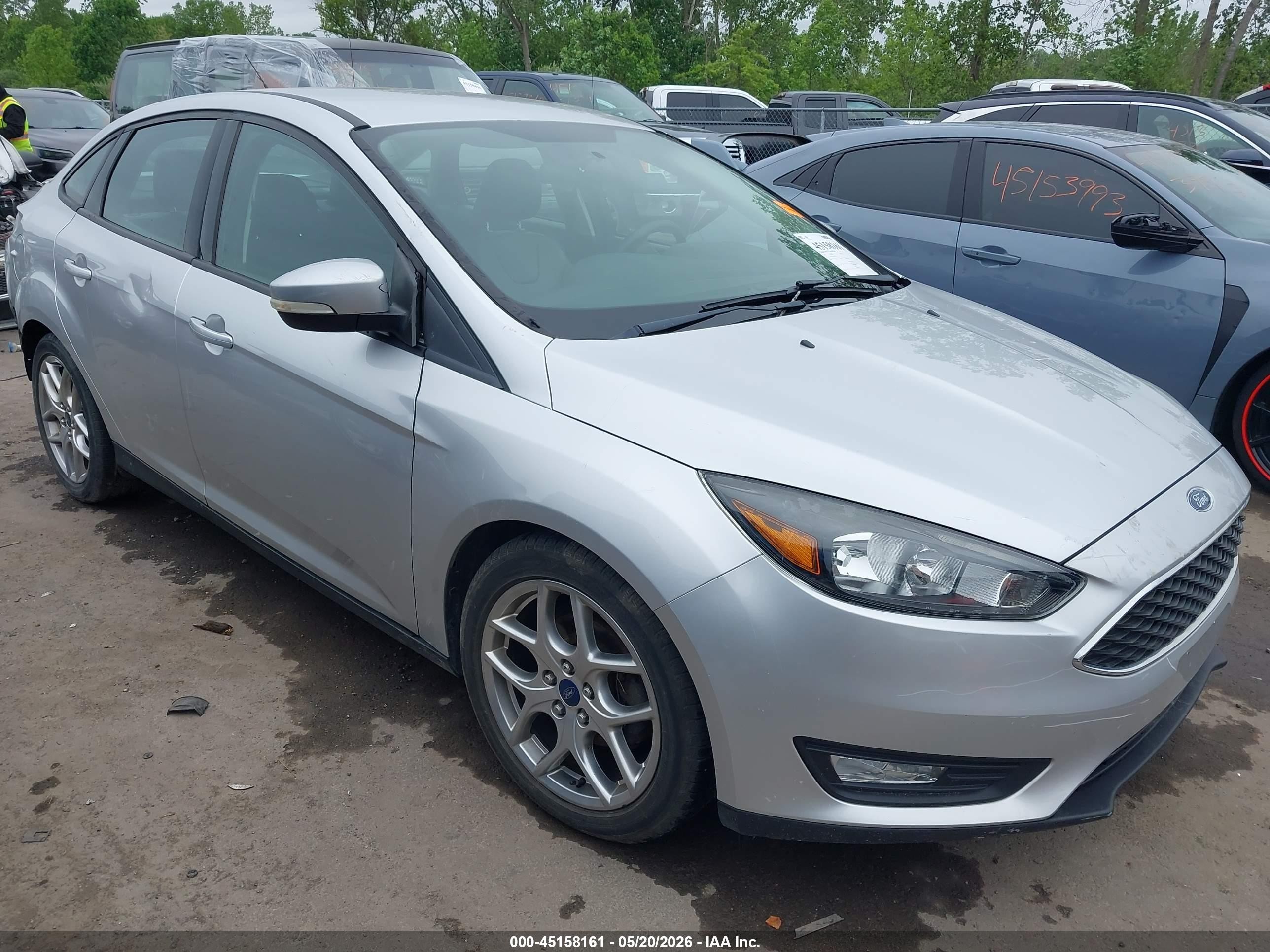 2015 Ford Focus Se Silver vin: 1FADP3F23FL247579