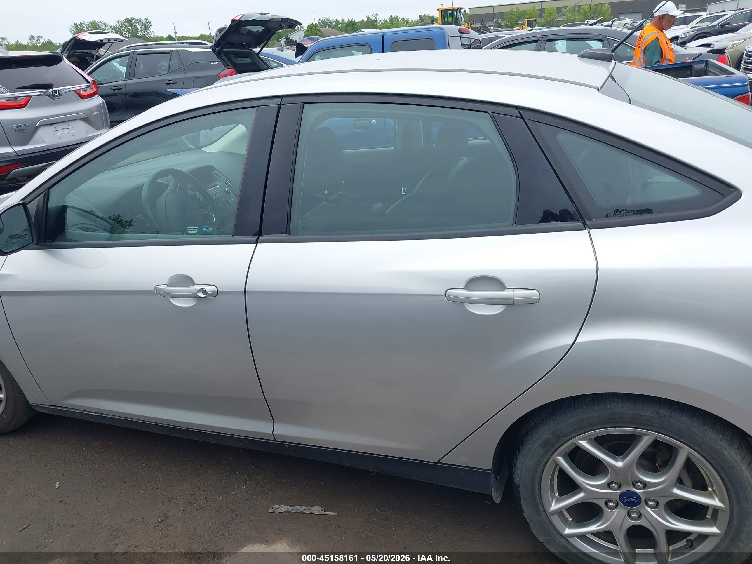 2015 Ford Focus Se Silver vin: 1FADP3F23FL247579