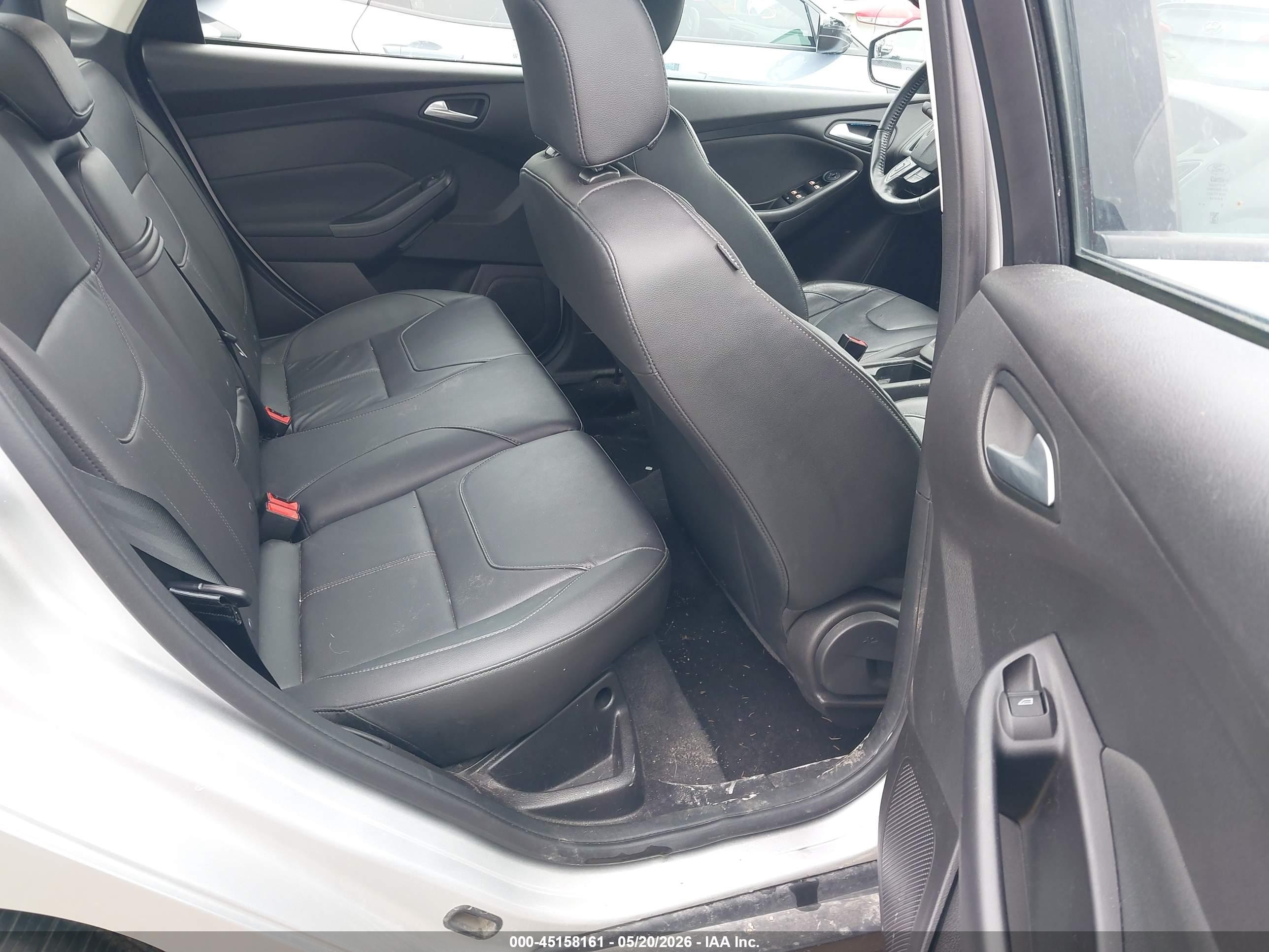 2015 Ford Focus Se Silver vin: 1FADP3F23FL247579