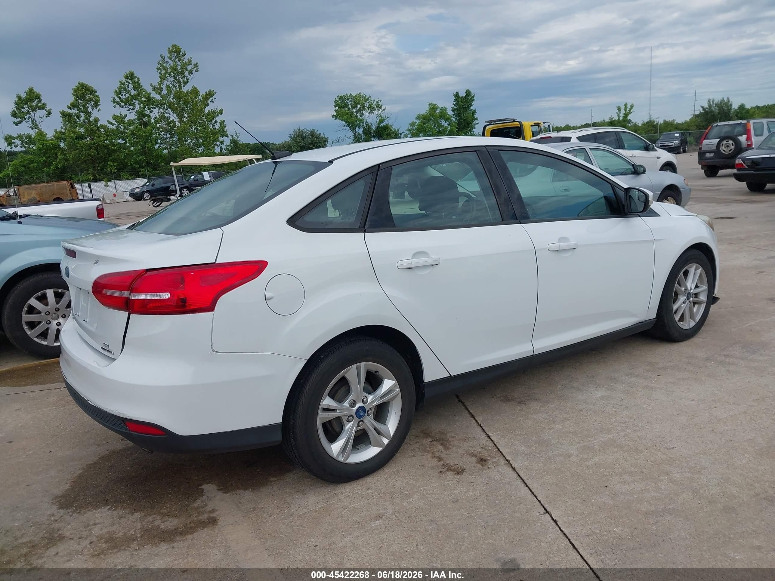 2015 Ford Focus Se White vin: 1FADP3F23FL250059