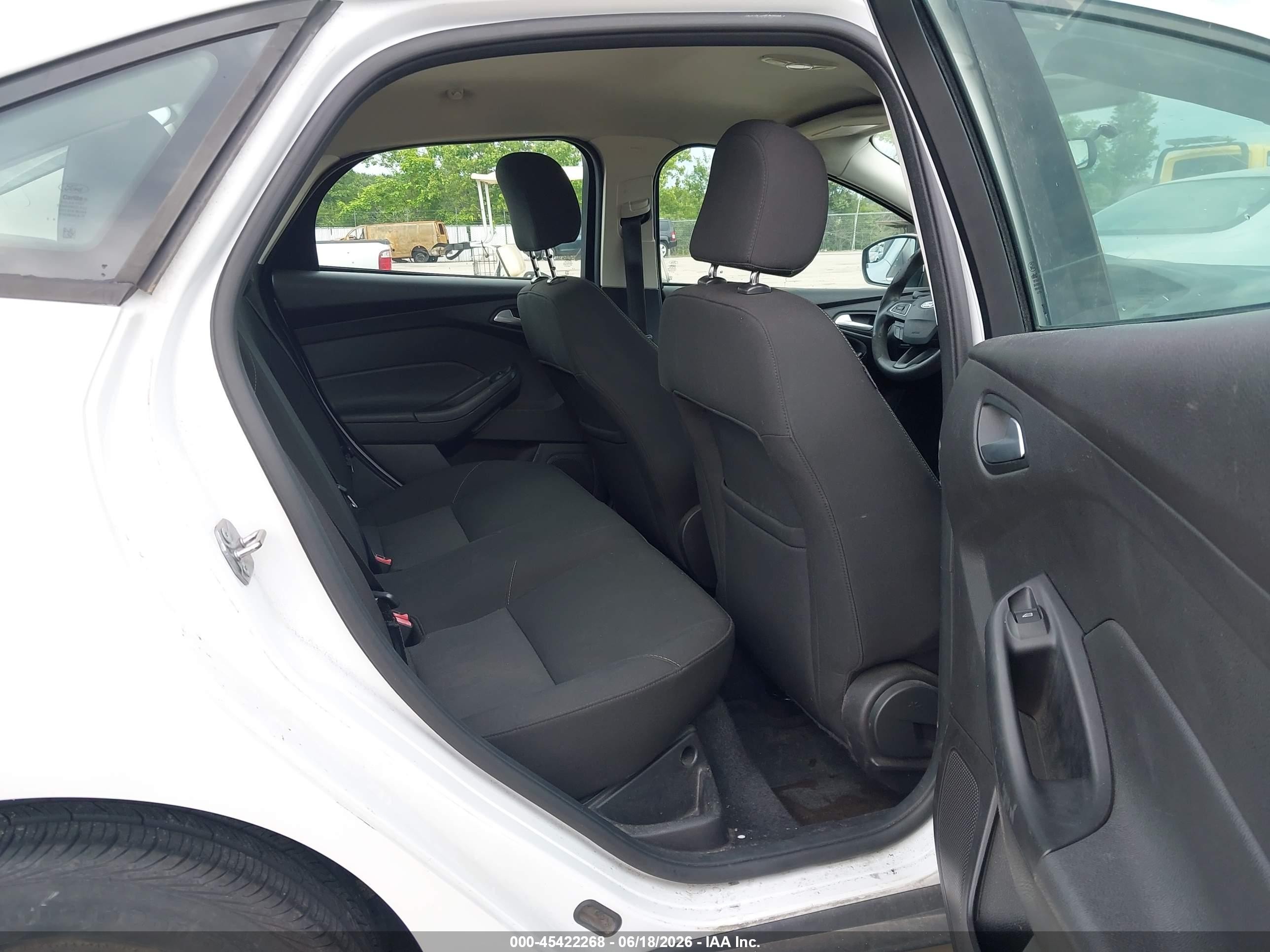 2015 Ford Focus Se White vin: 1FADP3F23FL250059