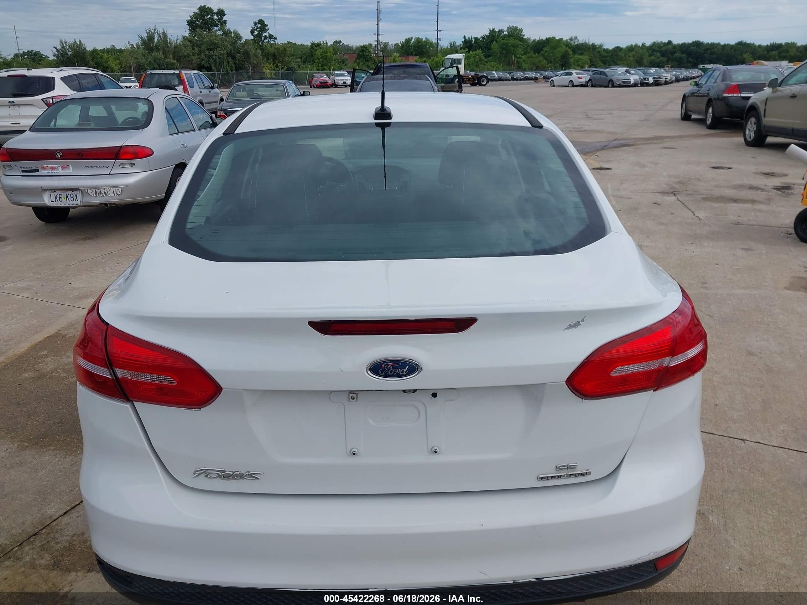 2015 Ford Focus Se White vin: 1FADP3F23FL250059