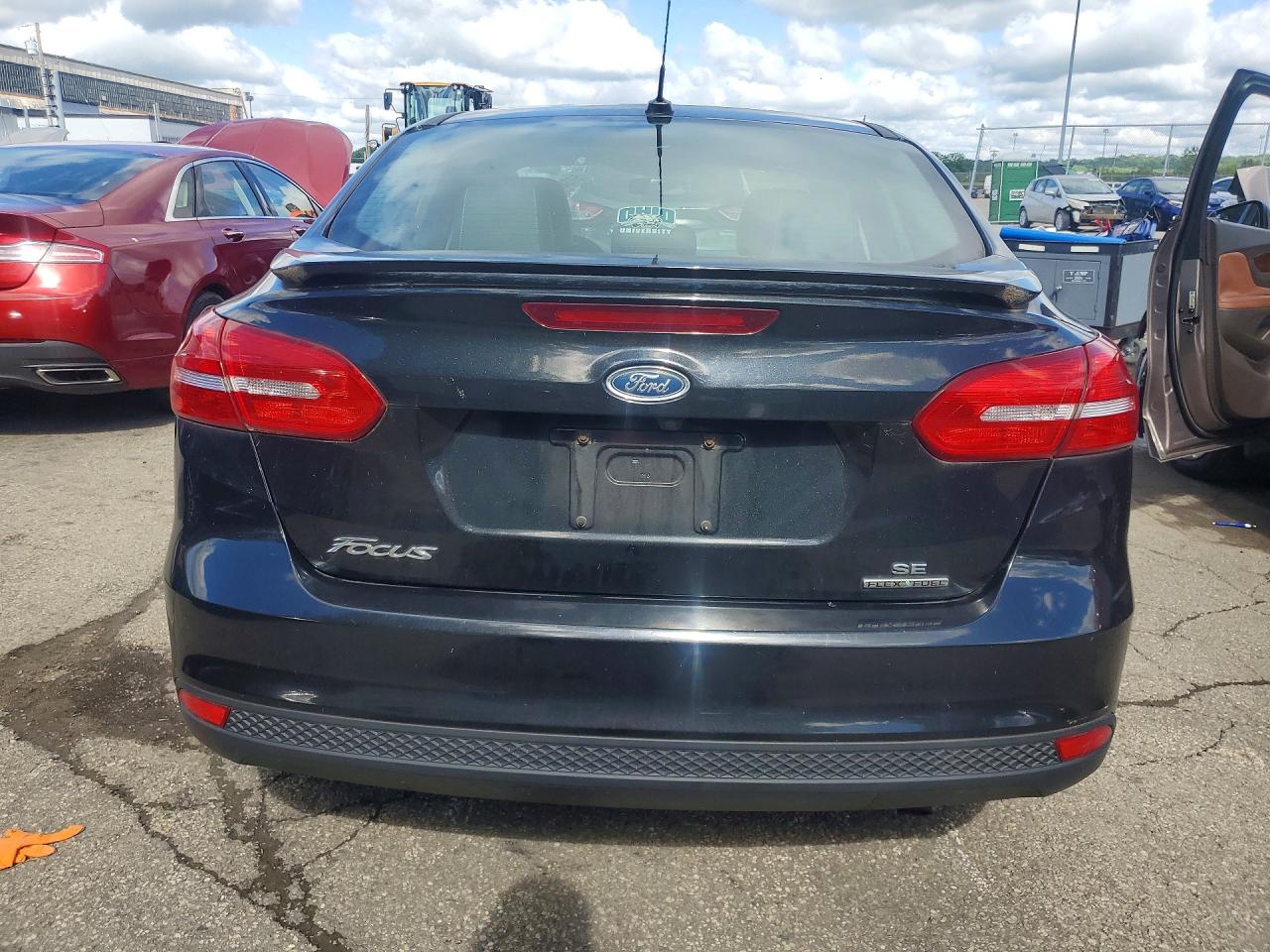2015 Ford Focus Se Black vin: 1FADP3F23FL270957