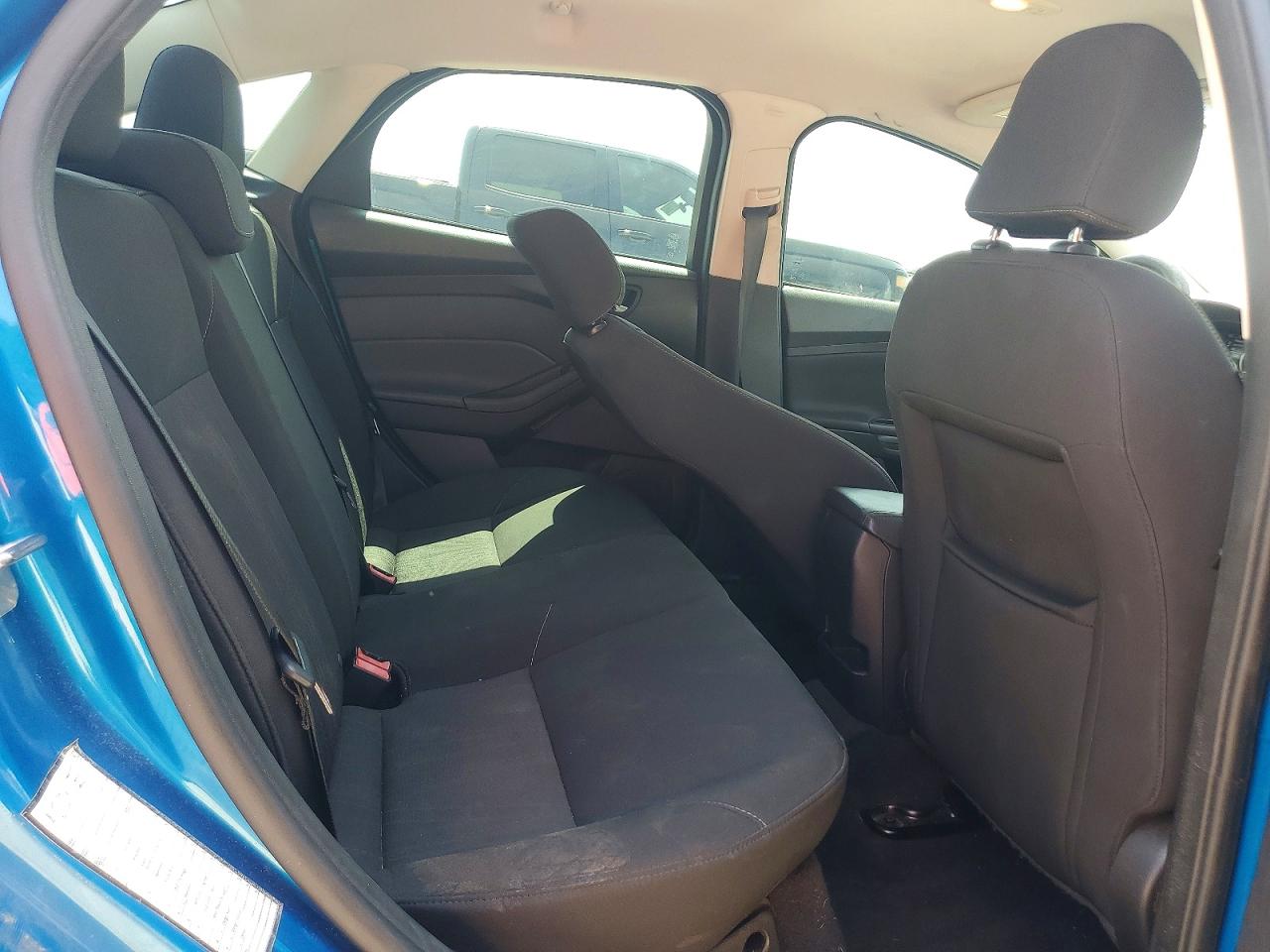 2015 Ford Focus Se Blue vin: 1FADP3F23FL271140