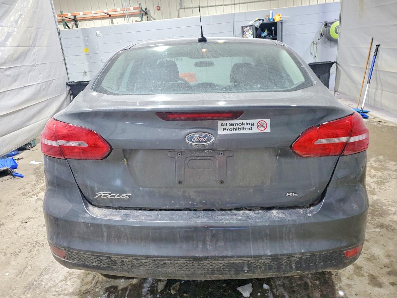 2015 Ford Focus Se Gray vin: 1FADP3F23FL272739