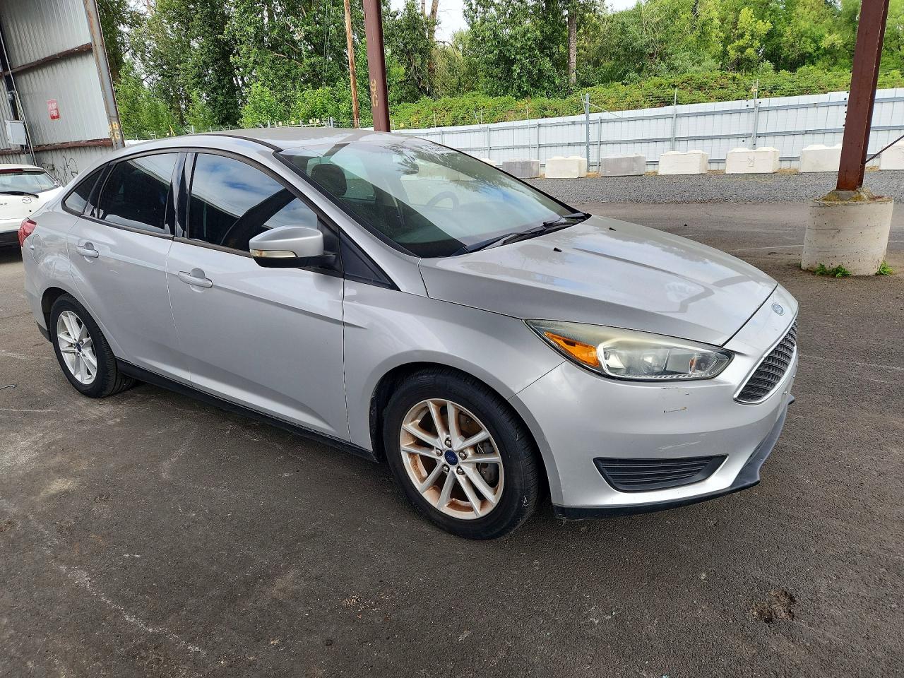 2015 Ford Focus Se Silver vin: 1FADP3F23FL277018