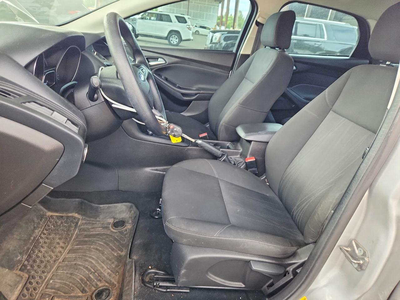 2015 Ford Focus Se Silver vin: 1FADP3F23FL277018