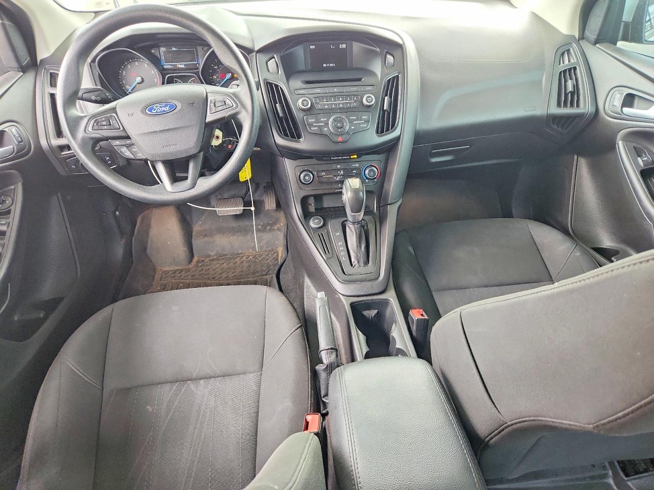 2015 Ford Focus Se Silver vin: 1FADP3F23FL277018