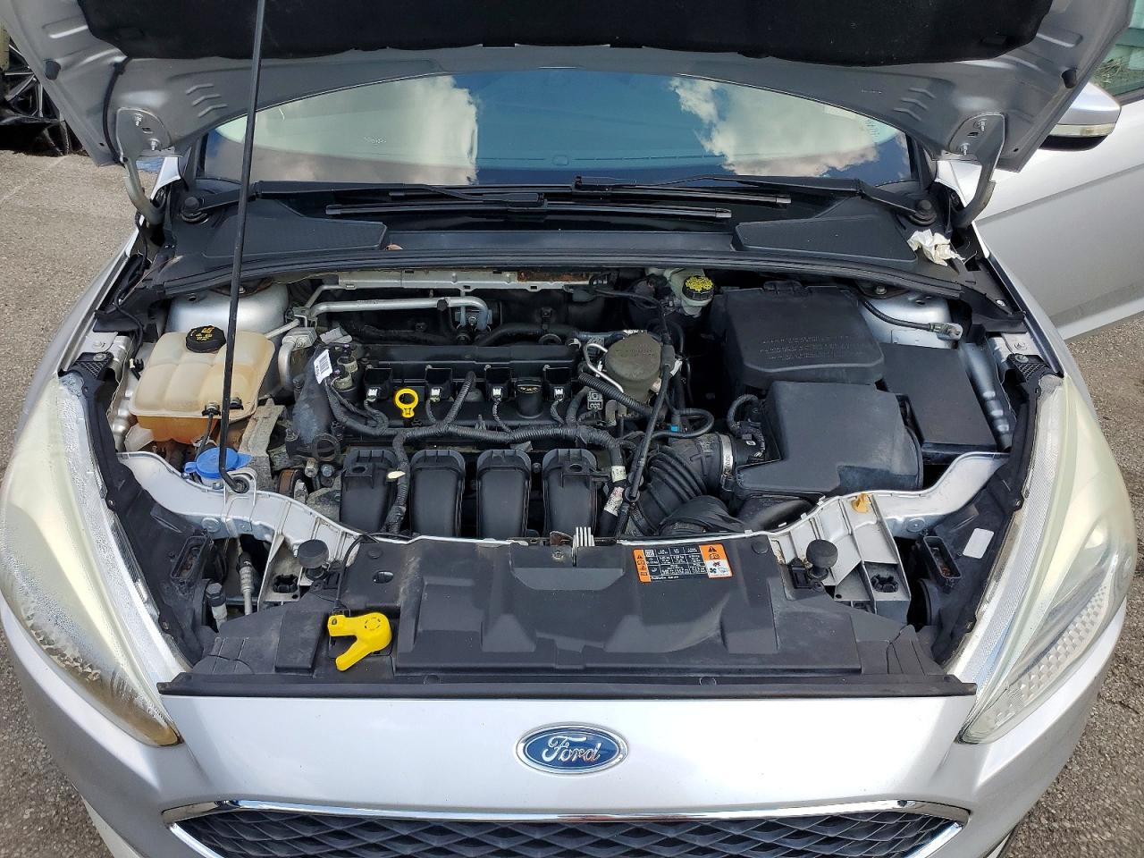 2015 Ford Focus Se Silver vin: 1FADP3F23FL280498