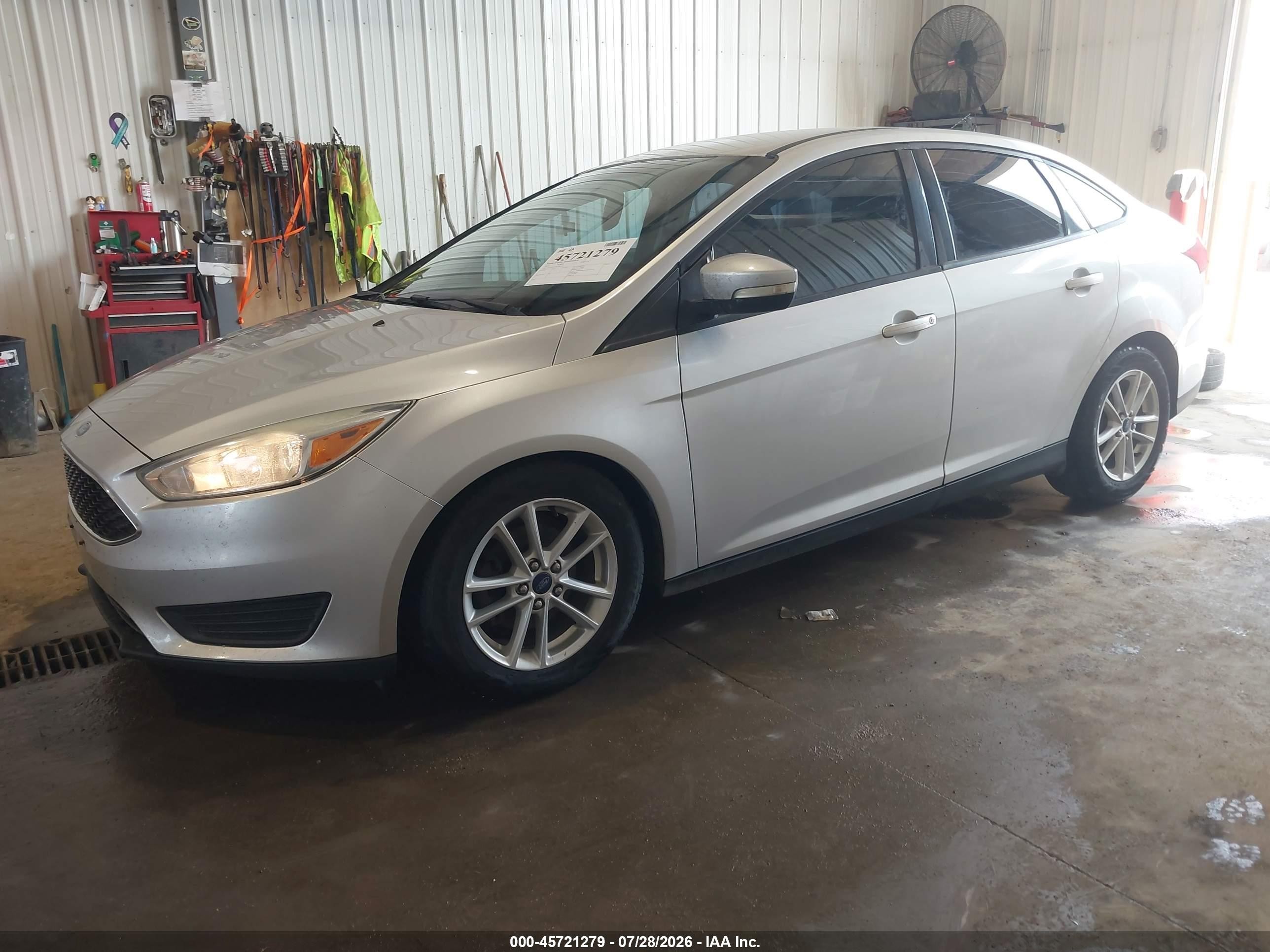 2015 Ford Focus Se Silver vin: 1FADP3F23FL281232