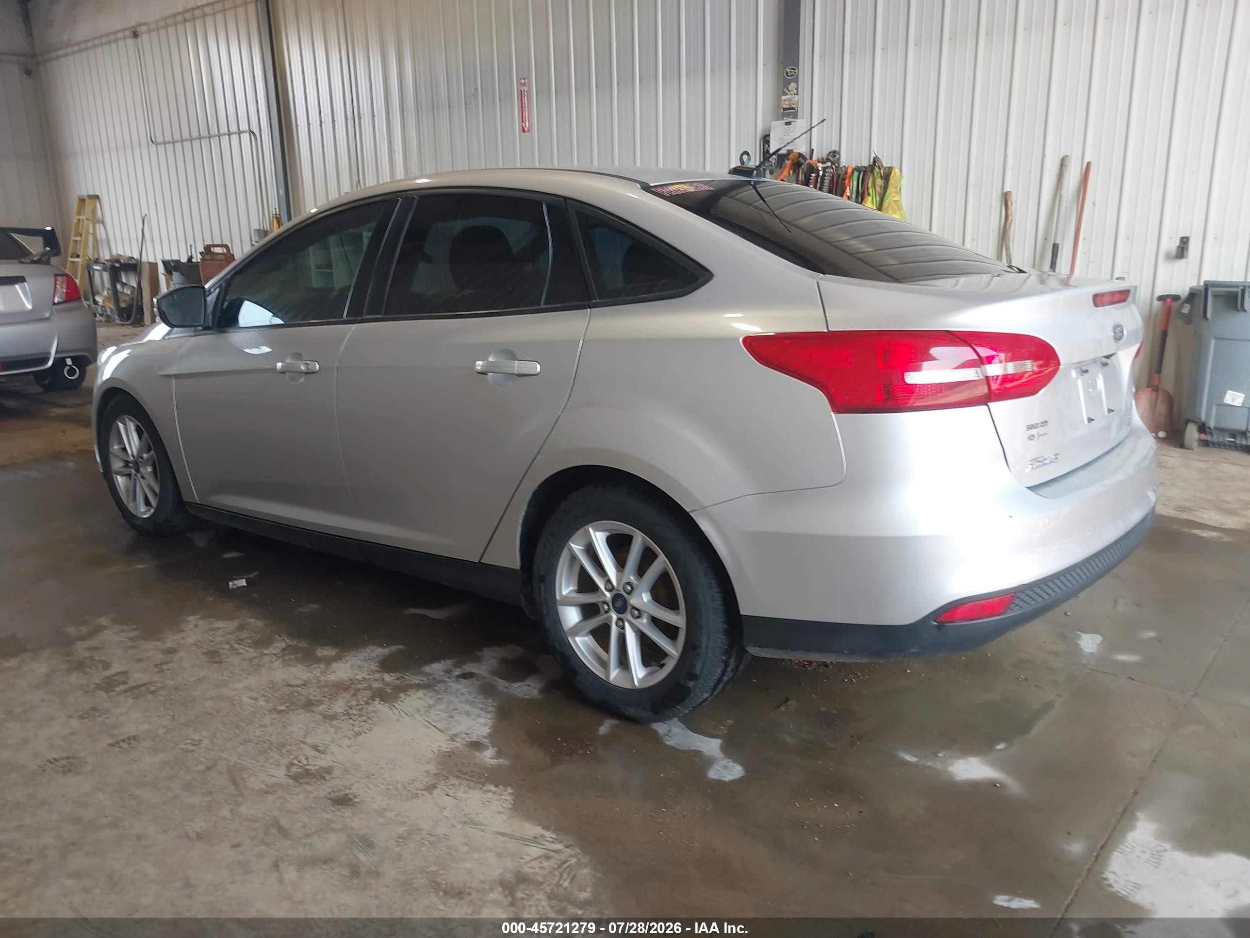 2015 Ford Focus Se Silver vin: 1FADP3F23FL281232