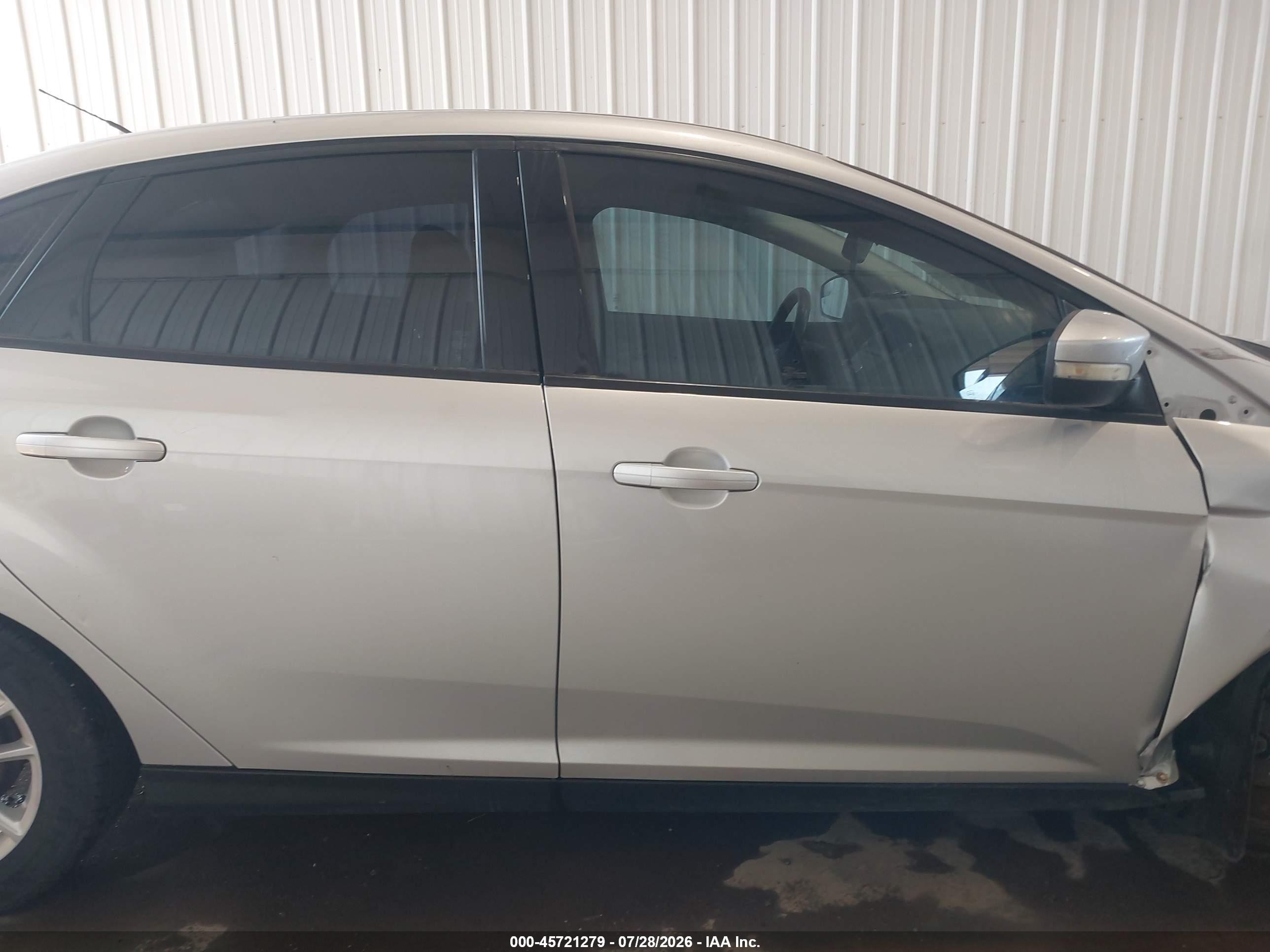 2015 Ford Focus Se Silver vin: 1FADP3F23FL281232