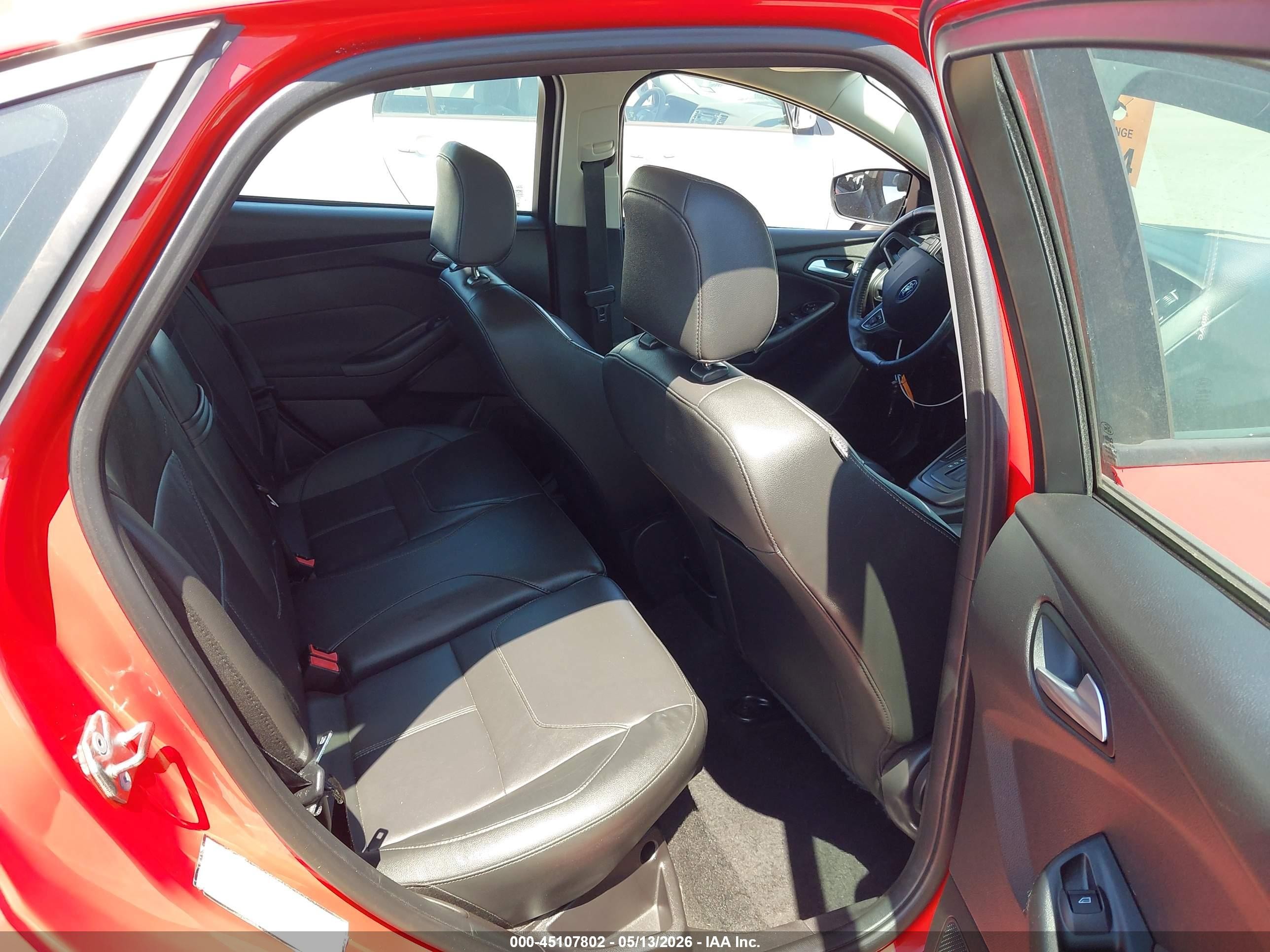 2015 Ford Focus Se Red vin: 1FADP3F23FL283238