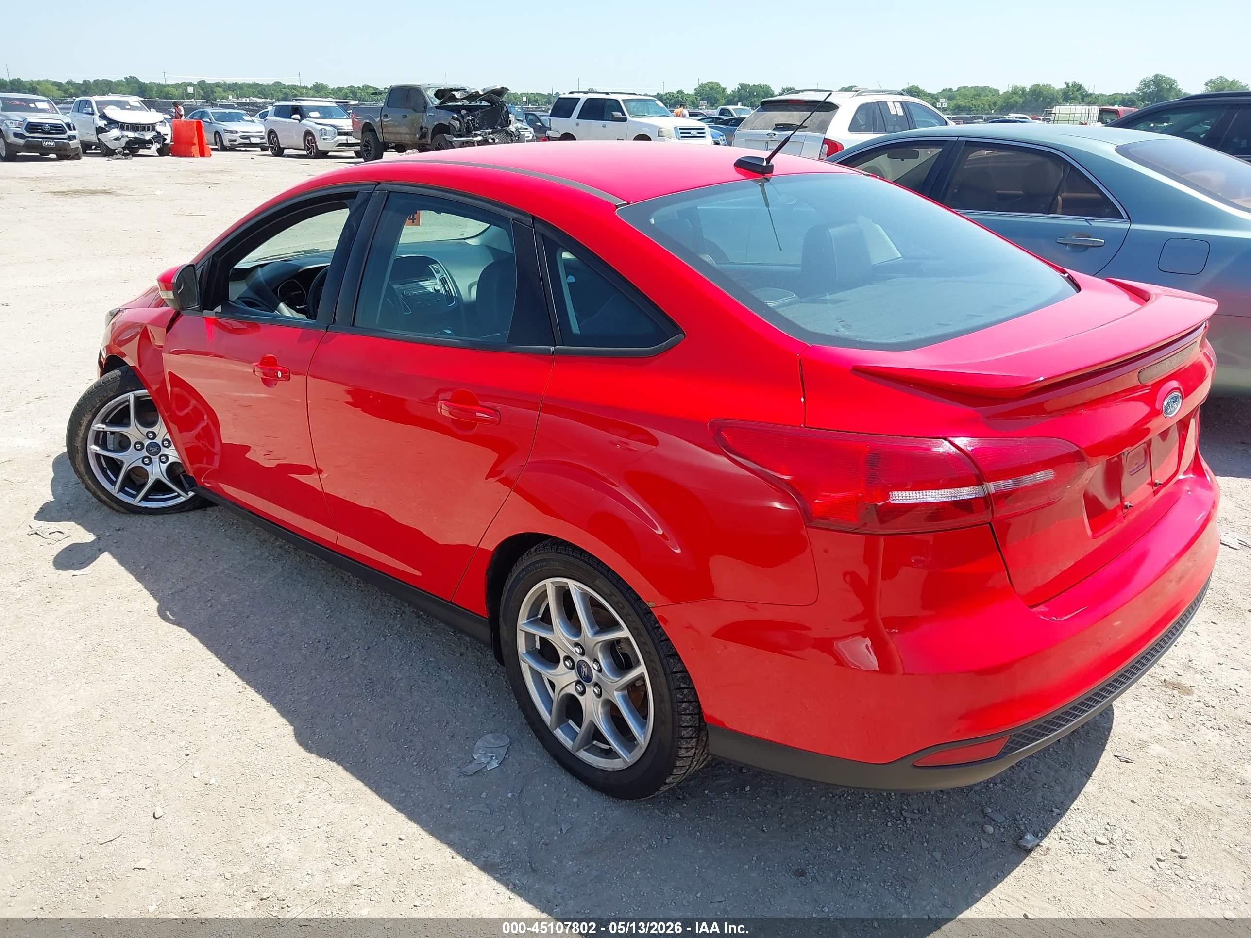 2015 Ford Focus Se Red vin: 1FADP3F23FL283238